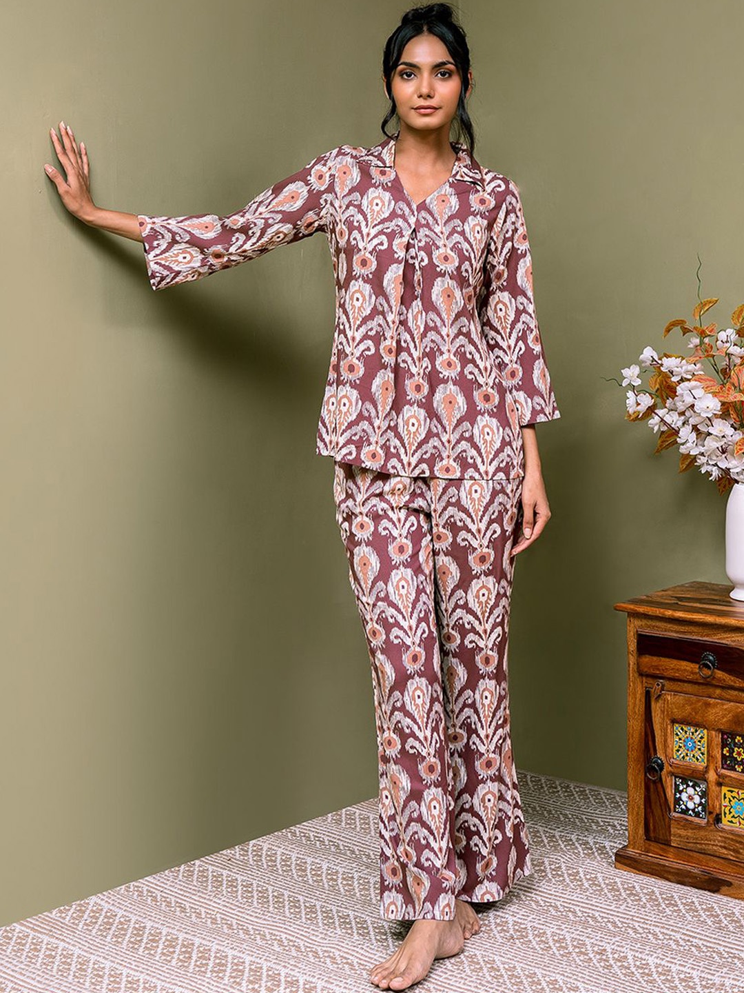 

Claura Women Printed Night suit, Mauve