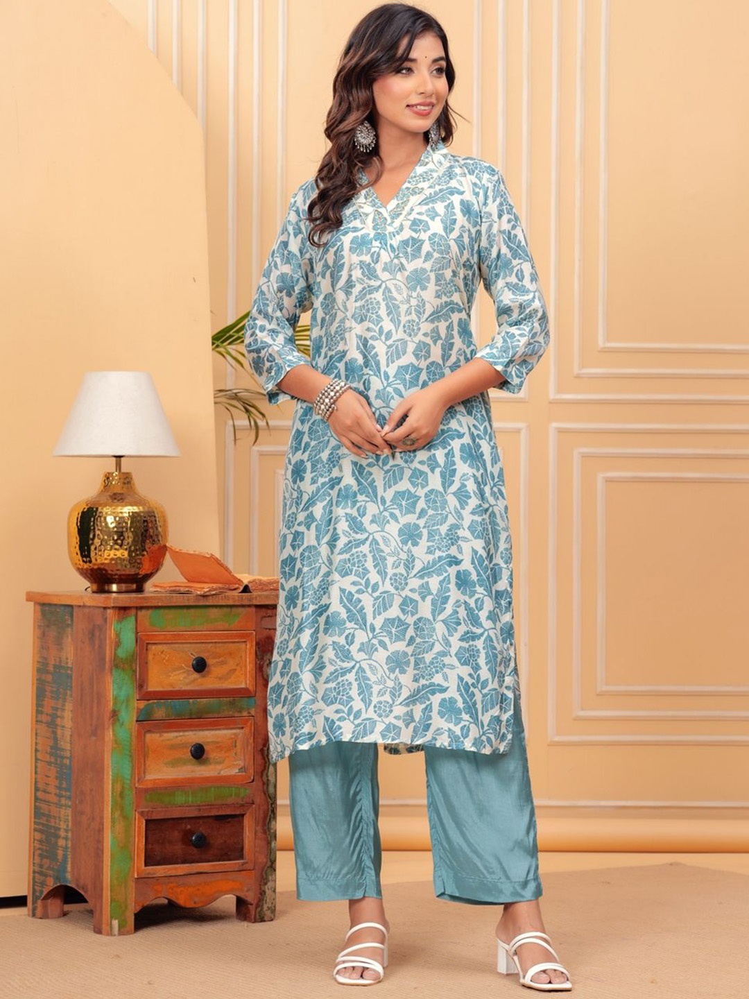 

KALINI Floral Printed Thread Work Pure Cotton Straight Kurta With Trousers, Green