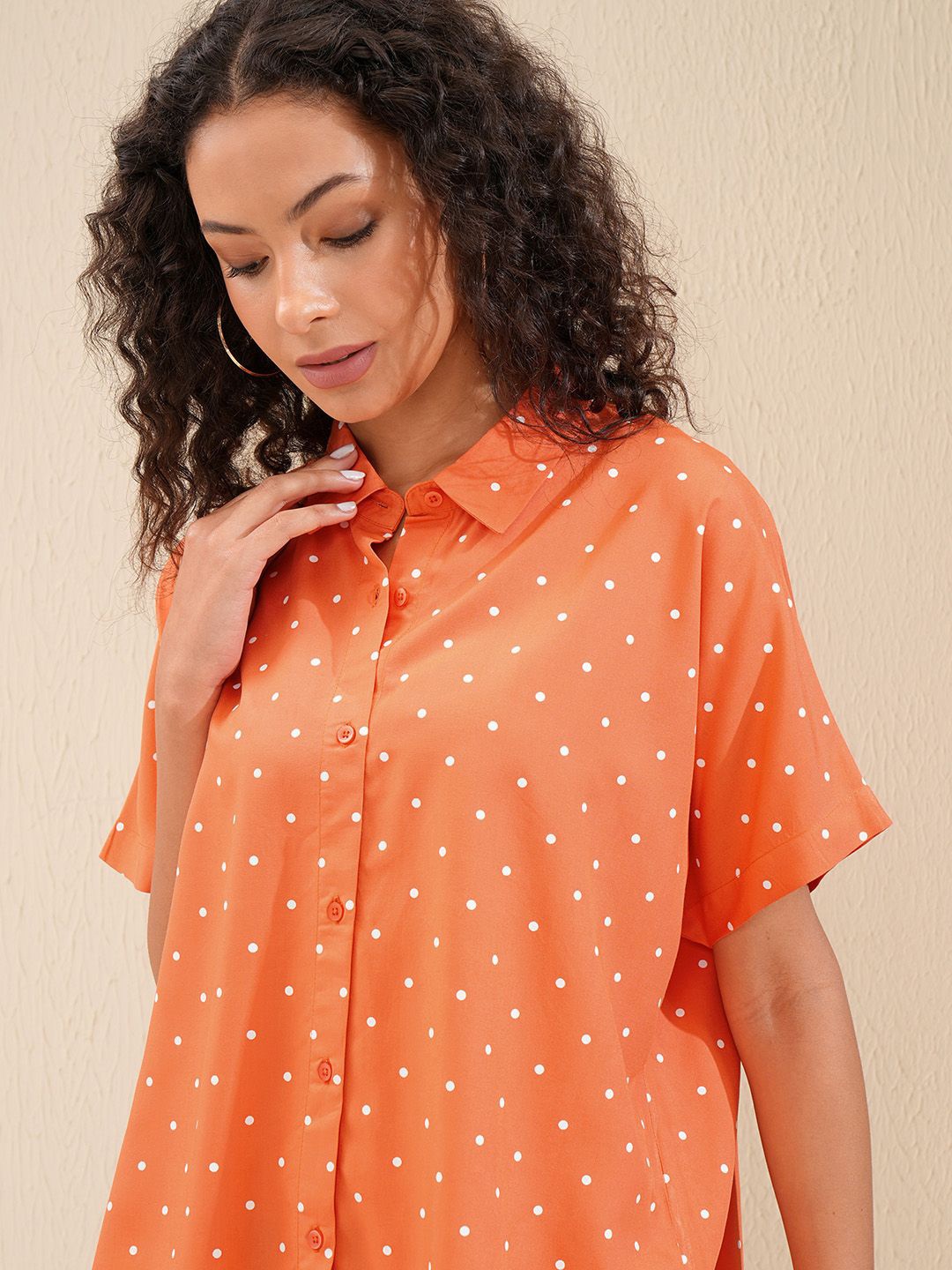 

Tokyo Talkies Women Coral Buttondown Extended Sleeve Cropped Shirt