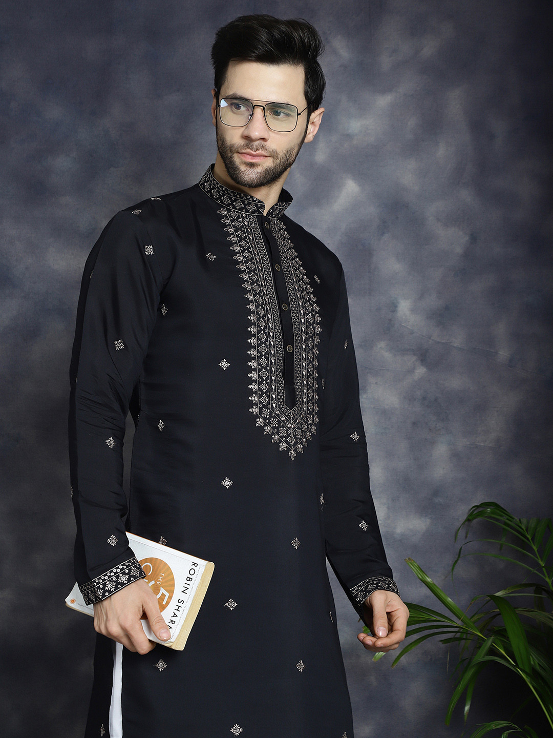 

Jompers Mandarin Collar Sequins Embroidered Kurta, Black