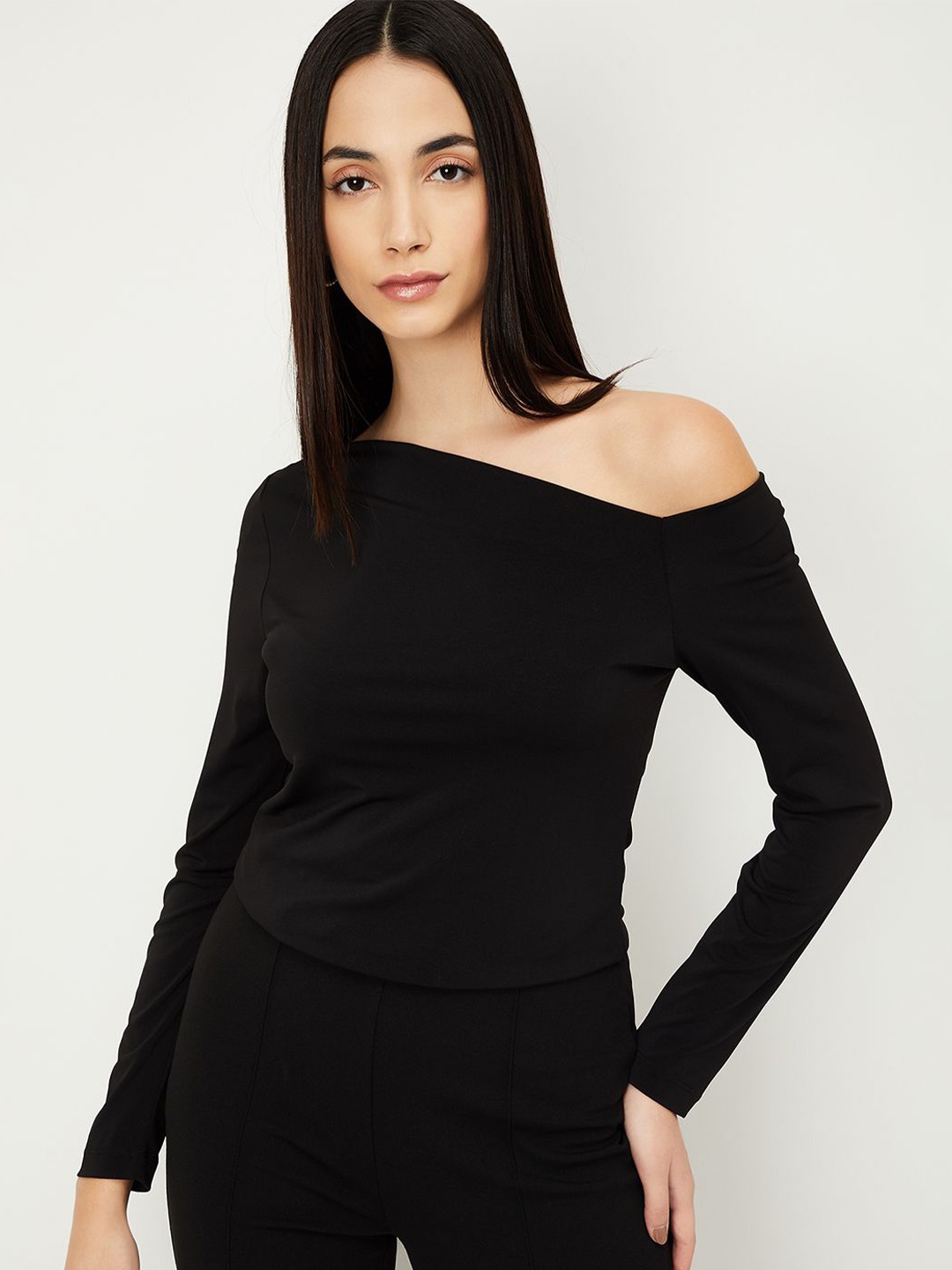 

Max x Kalki Women Solid Knitted Top, Black