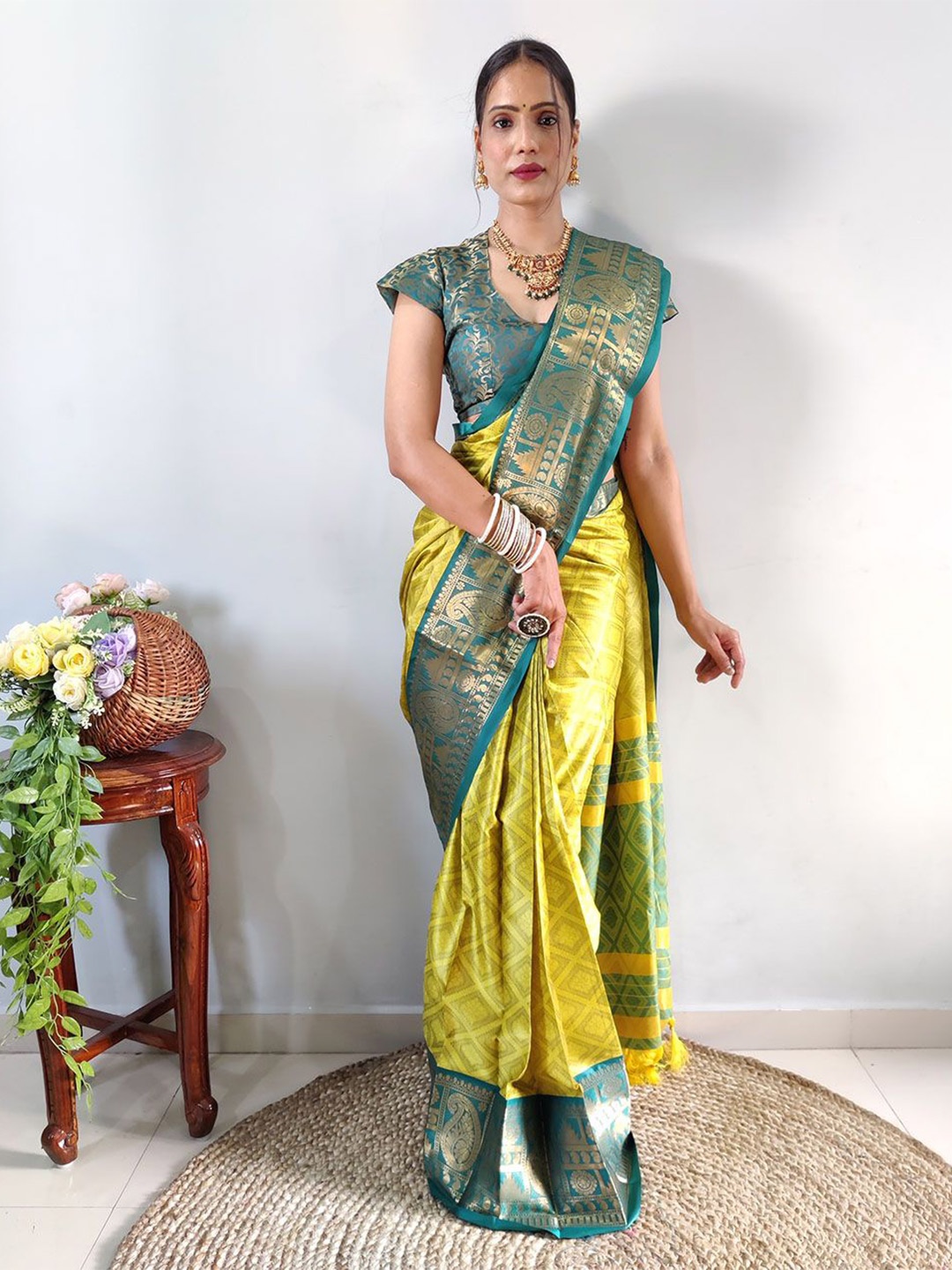 

Aika Woven Design Zari Banarasi Saree, Teal