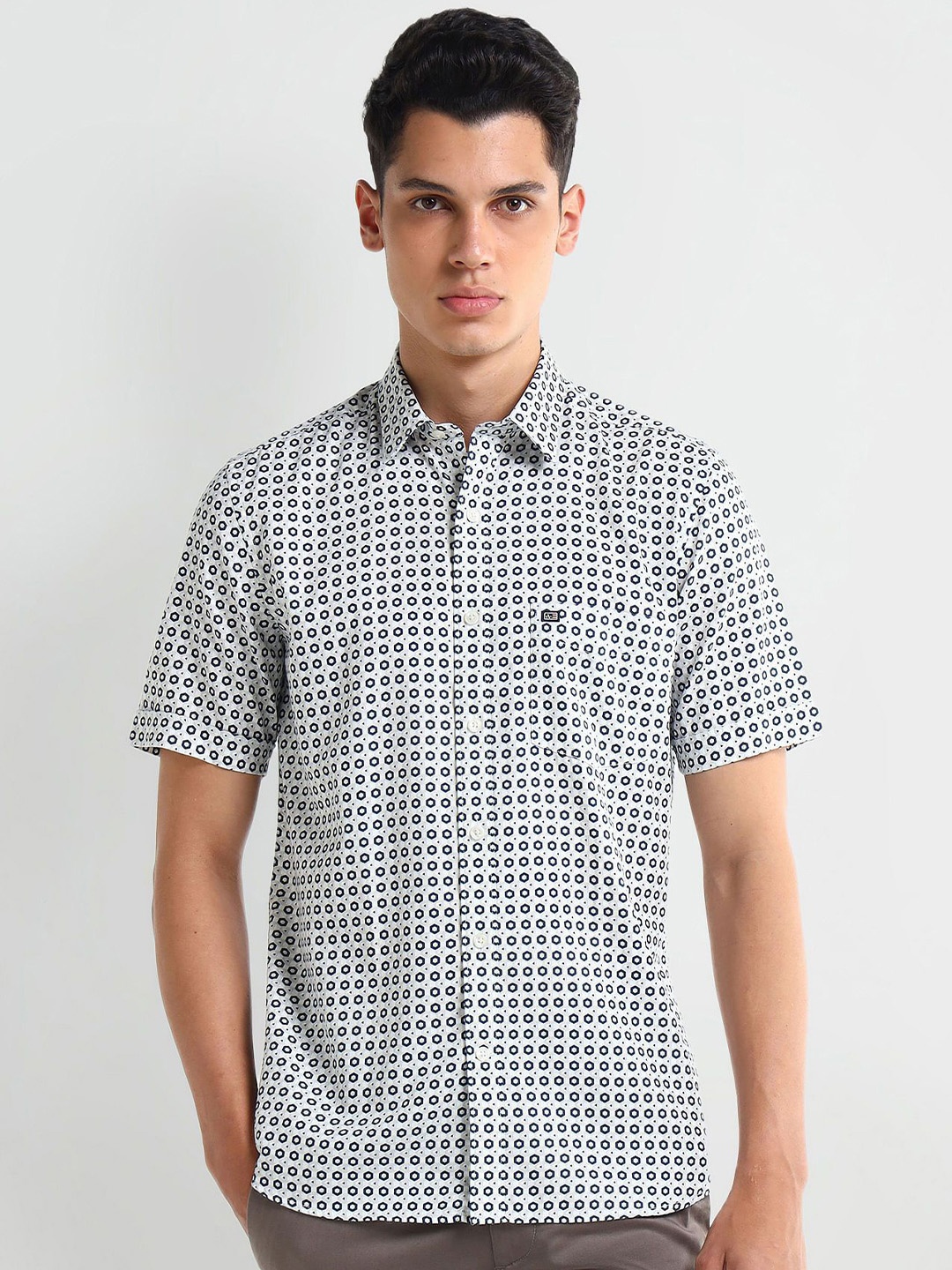 

Arrow Men Classic Spread Collar Geometric Printed Cotton Casual Shirt, Blue