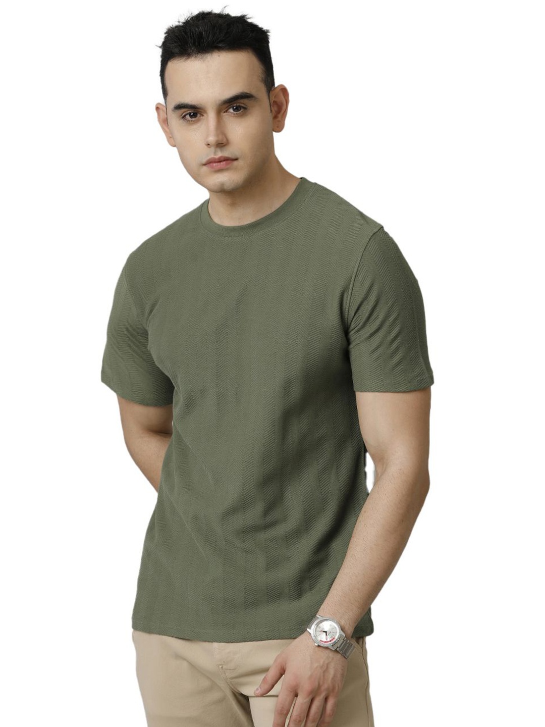 

Voi Jeans Men Solid Round Neck Cotton T-Shirt, Green