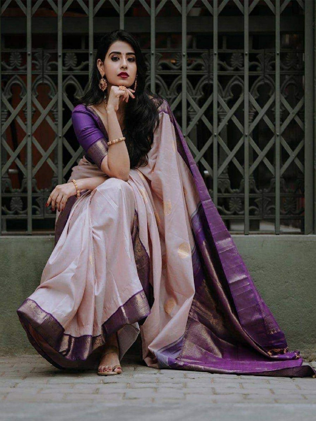 

Aika Solid Zari Banarasi Saree, Purple