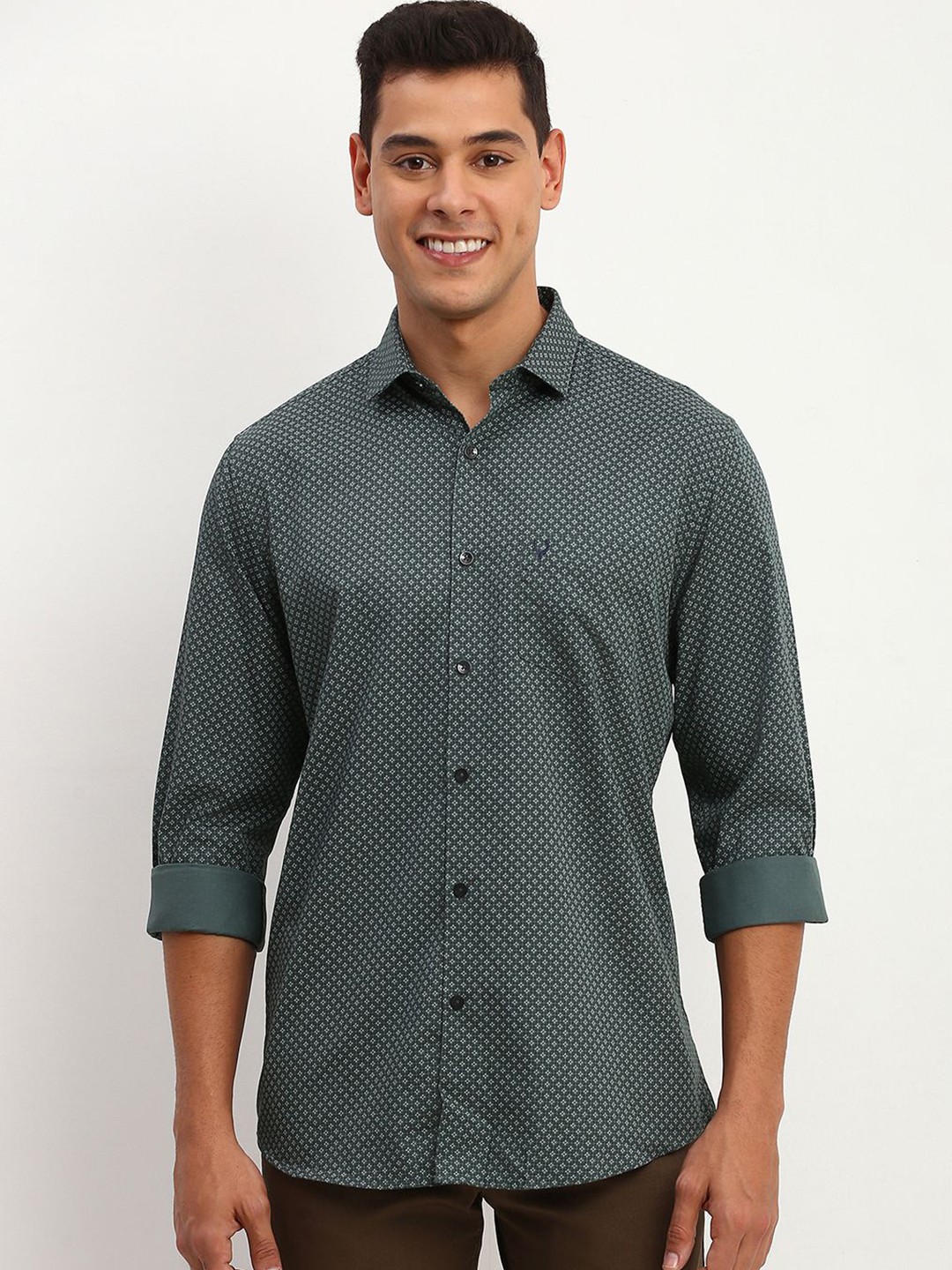 

Allen Solly Men Spread Collar Geometric Printed Cotton Slim Fit Casual Shirt, Green