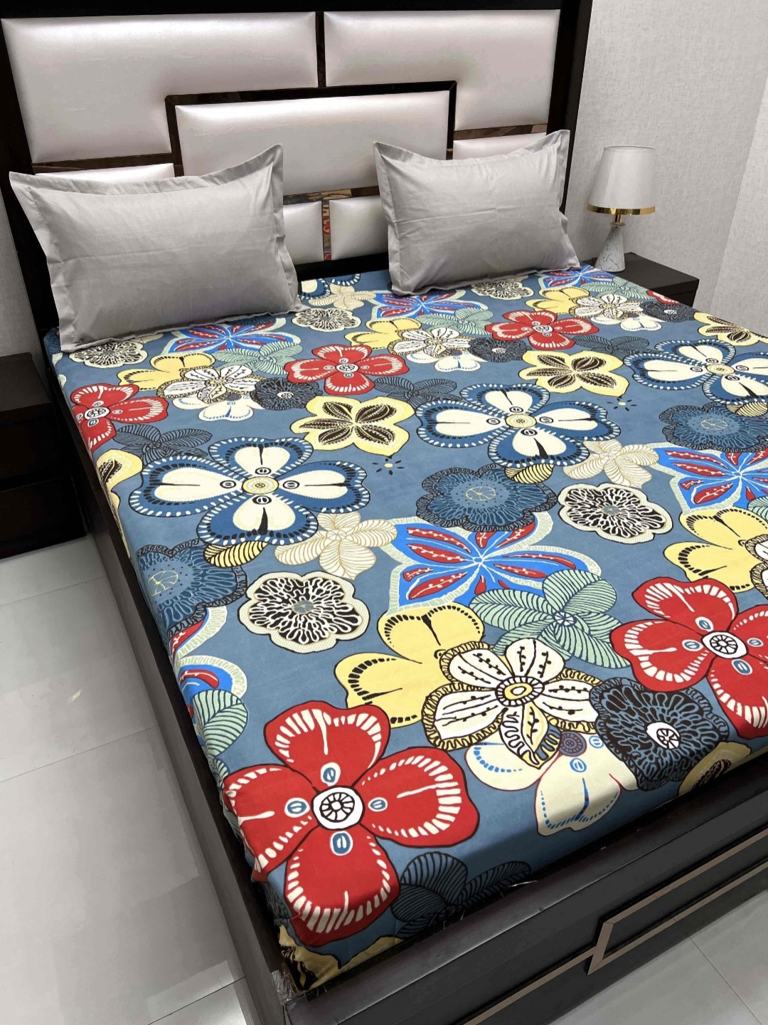 

Pure Decor Blue & Red Floral 260 TC Cotton King Bedsheet with 2 Pillow Covers