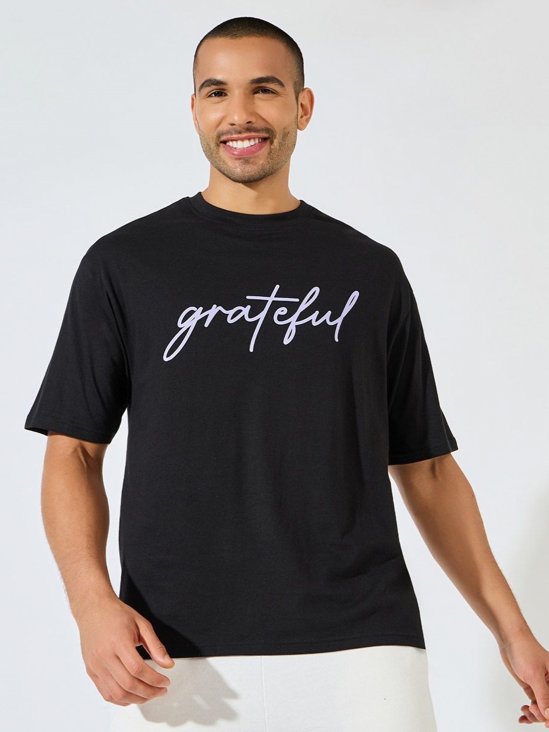 

Styli Men Oversized Fit Tee with Text Chest Print, Black
