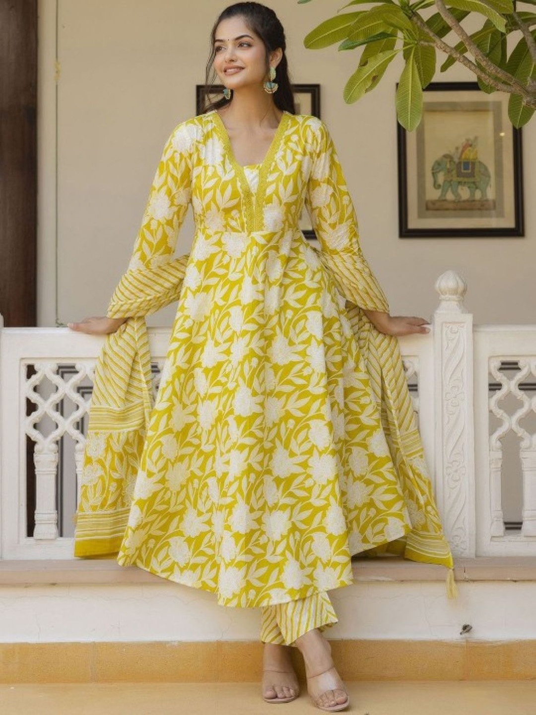 

PARTHVI Floral Printed Pure Cotton Anarkali Kurta with Trousers & Dupatta, Yellow