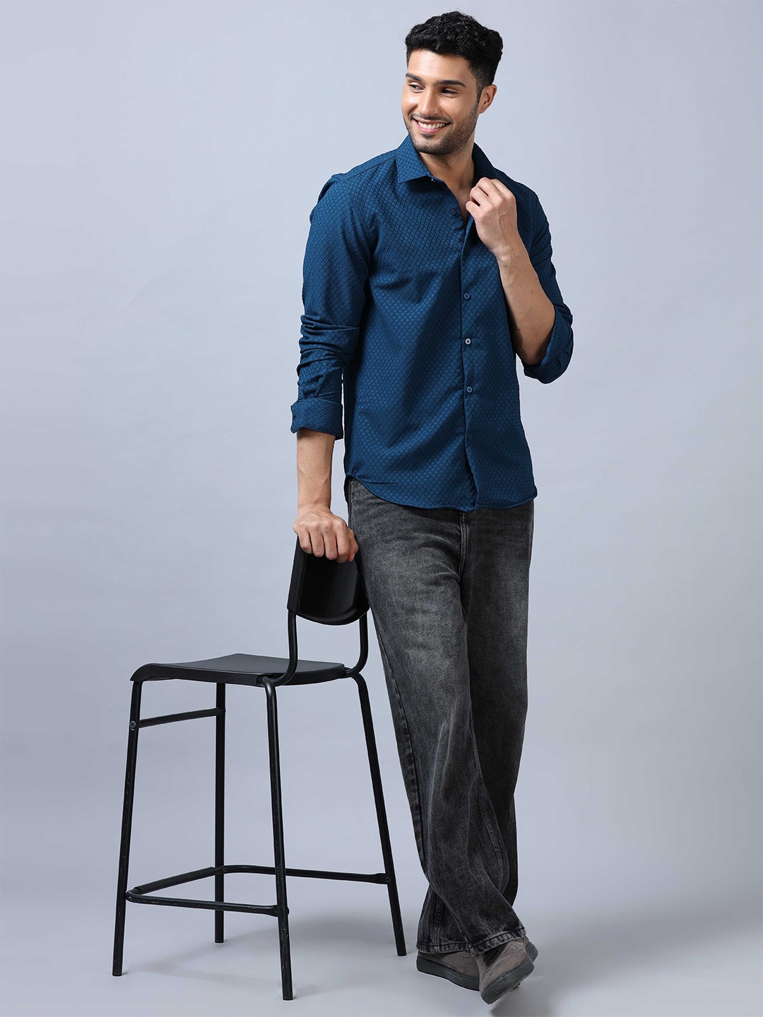 

SORATIA Men Opaque Checked Casual Shirt, Blue