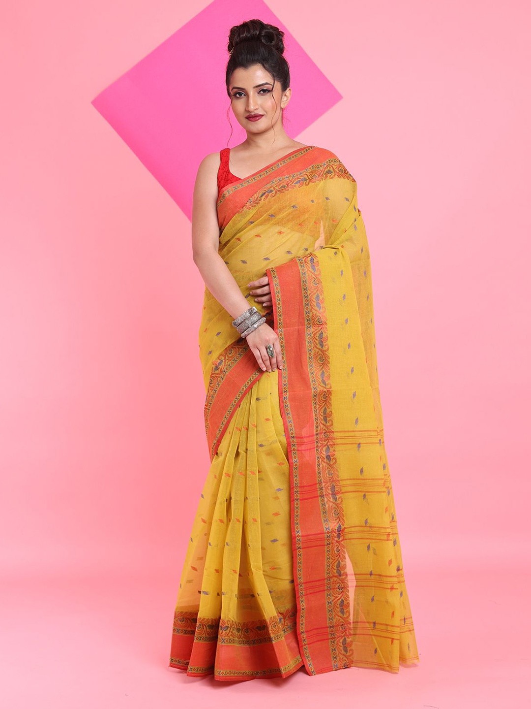 

Arhi Woven Design Pure Cotton Taant Saree, Mustard