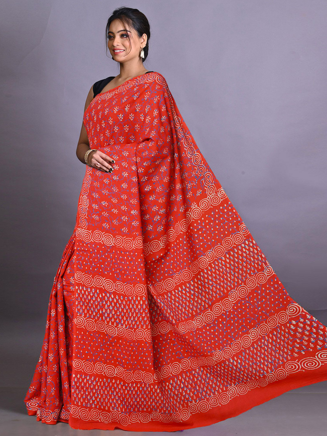 

Unnati Silks Ethnic Motifs Pure Cotton Handloom Block Print Saree, Red