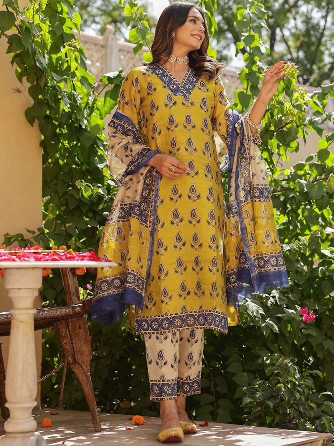 

GoSriKi Paisley Printed V-Neck Straight Kurta With Trousers & Dupatta, Mustard