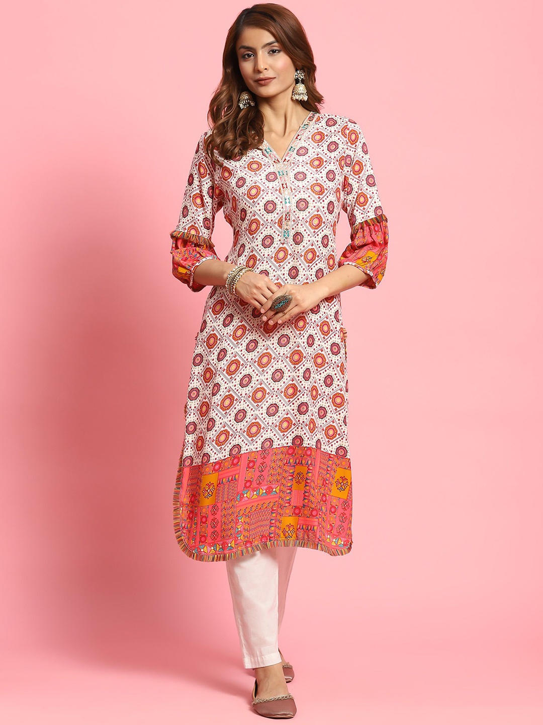 

Shree Geometric Printed V Neck Liva Straight Kurta, Pink