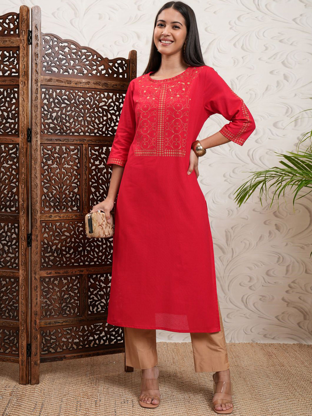 

Vishudh Red Floral Printed Cotton Straight Kurta