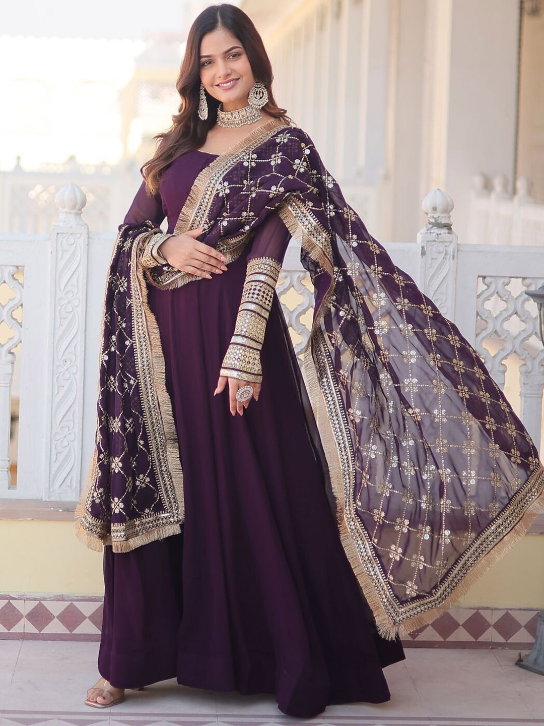 

Ethnic Yard Round Neck Georgette Anarkali Kurta with Pyjama & Dupatta, Purple