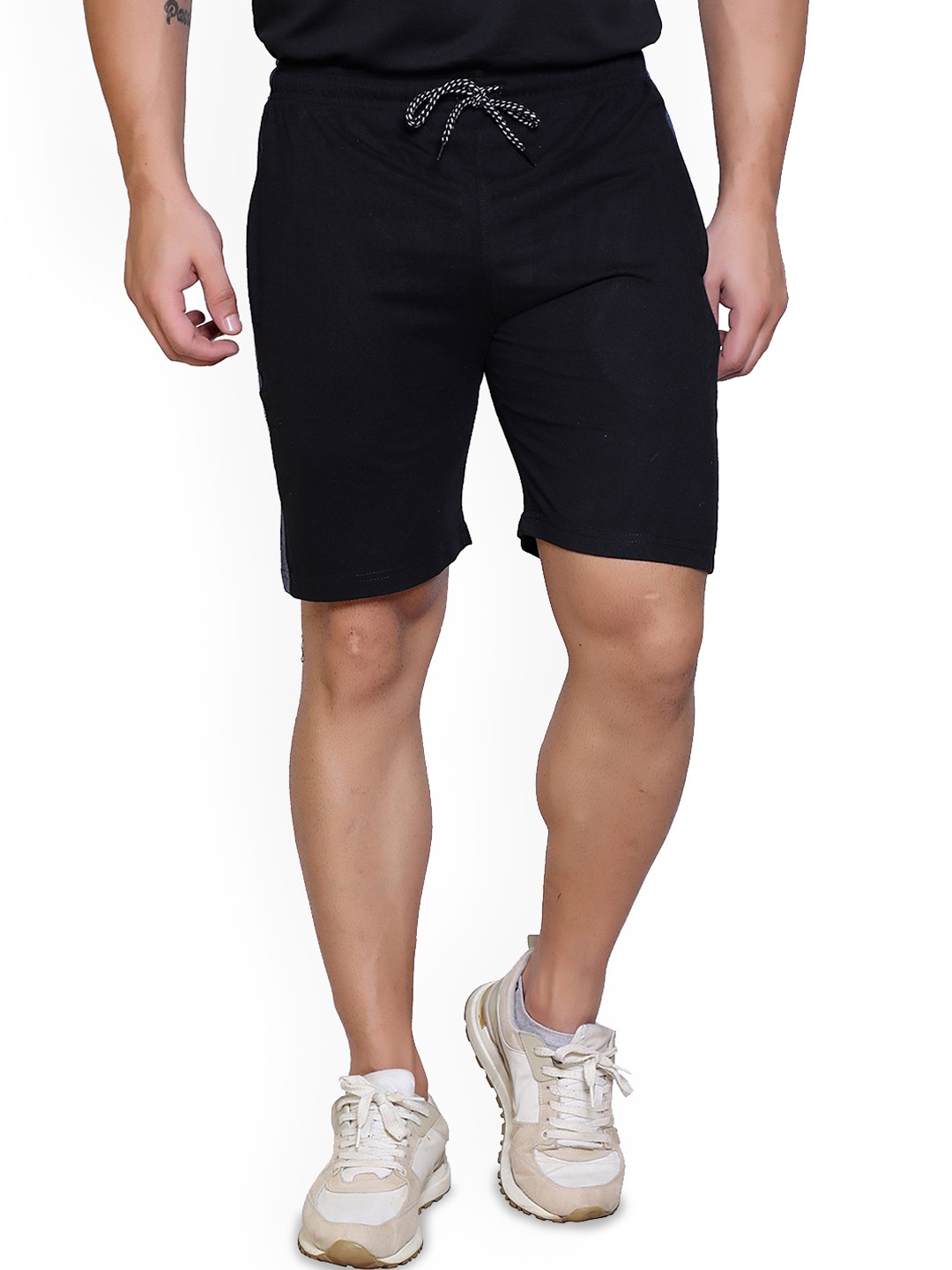 

STARFOX Men Striped Slim Fit Technology Shorts, Black