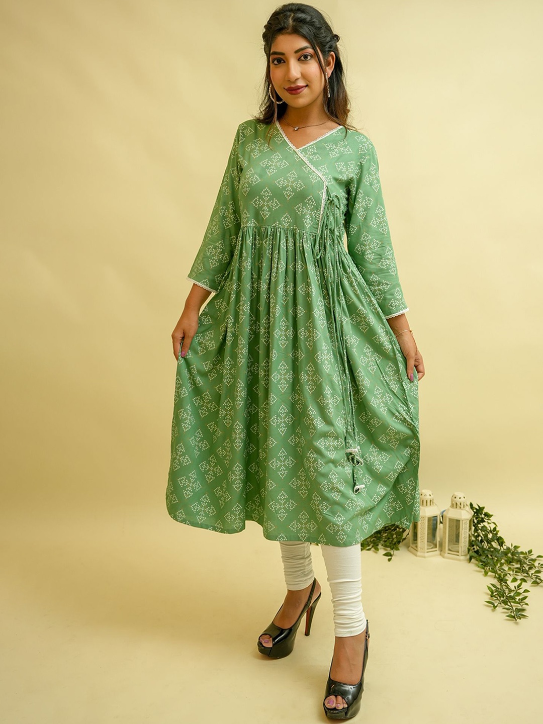 

GO BOUJEE Bandhani Printed V-Neck Cotton Anarkali Kurta, Green