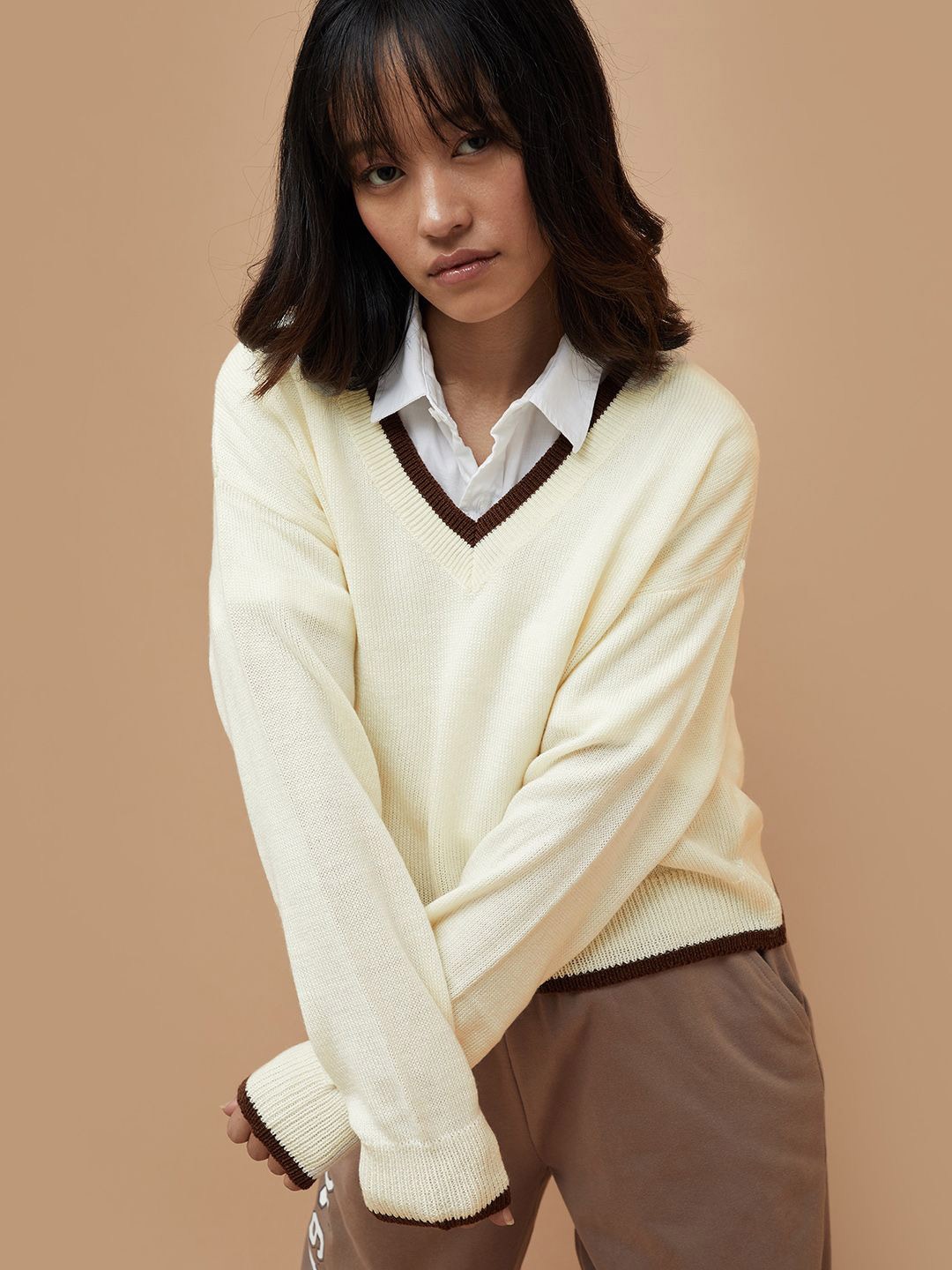 

Ginger by Lifestyle Women Solid V-Neck Sweatshirt, Off white