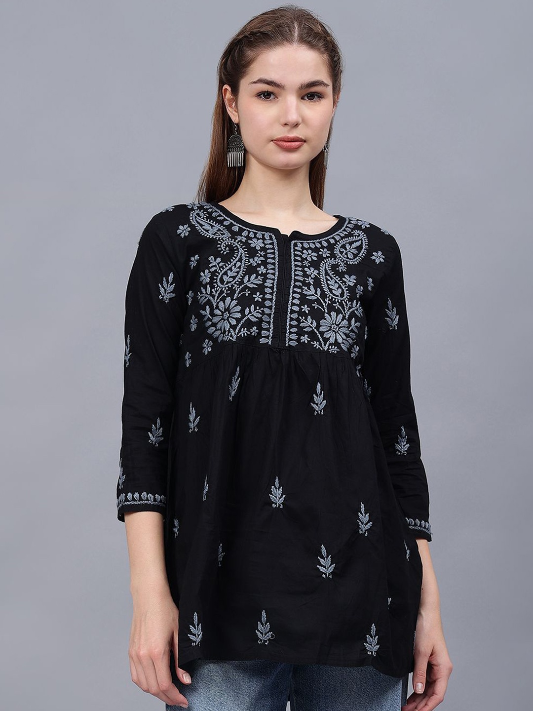 

Seva Chikan Ethnic Motifs Embroidered Chikankari Handloom Chikankari Kurti, Black