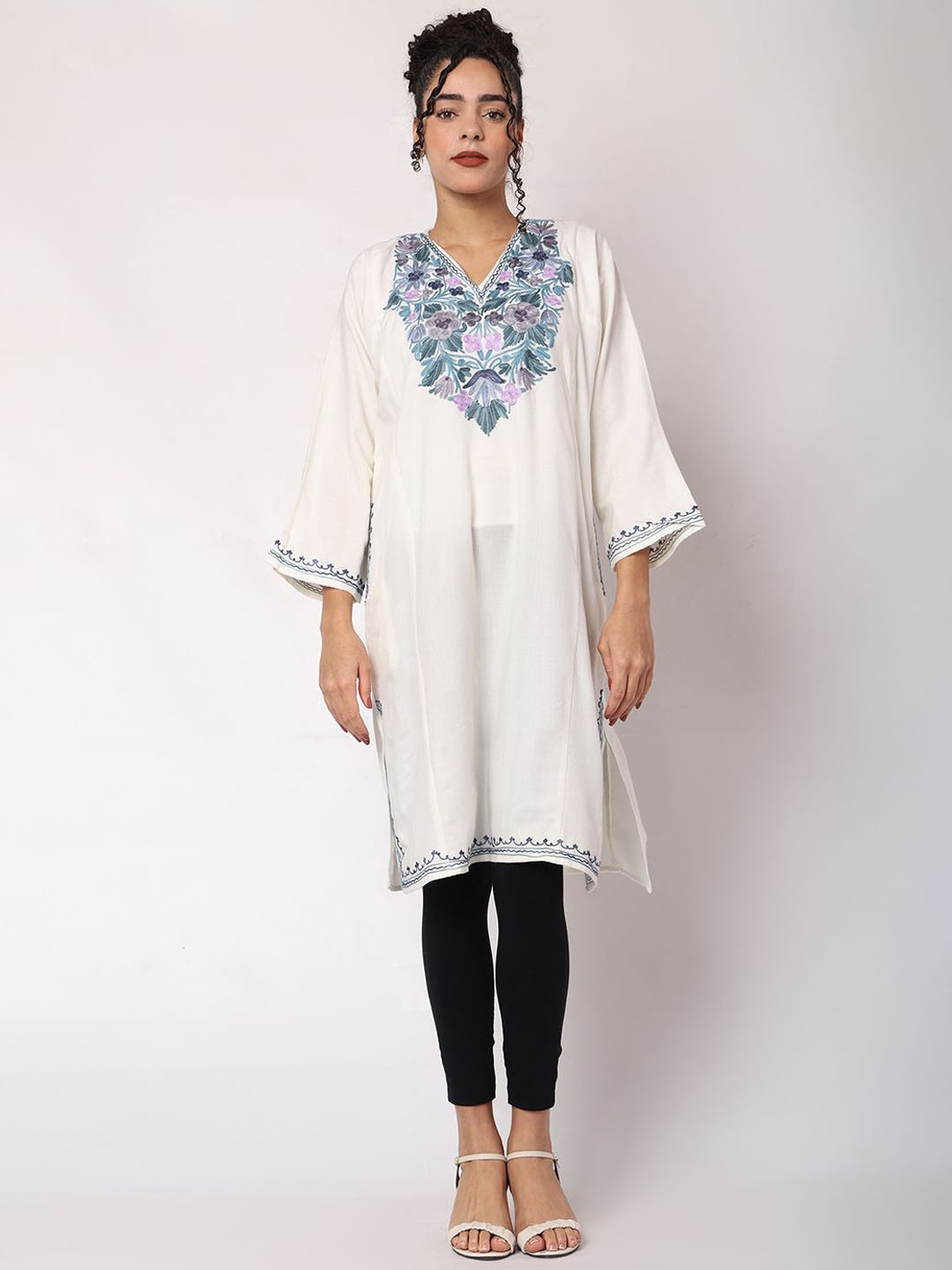 

CRAFTBAZAR Floral Embroidered V-Neck Flared Sleeves Straight Kurta, White