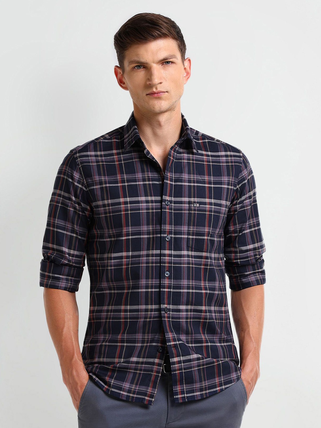 

Arrow Men Modern Spread Collar Tartan Checked Cotton Slim Fit Casual Shirt, Navy blue
