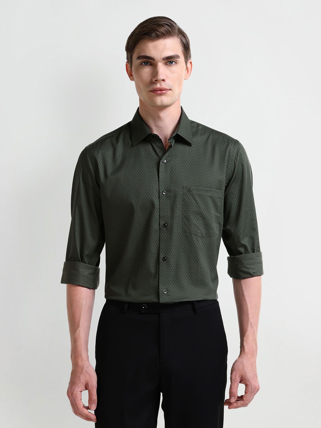 

Arrow Men Modern Spread Collar Solid Cotton Slim Fit Formal Shirt, Green