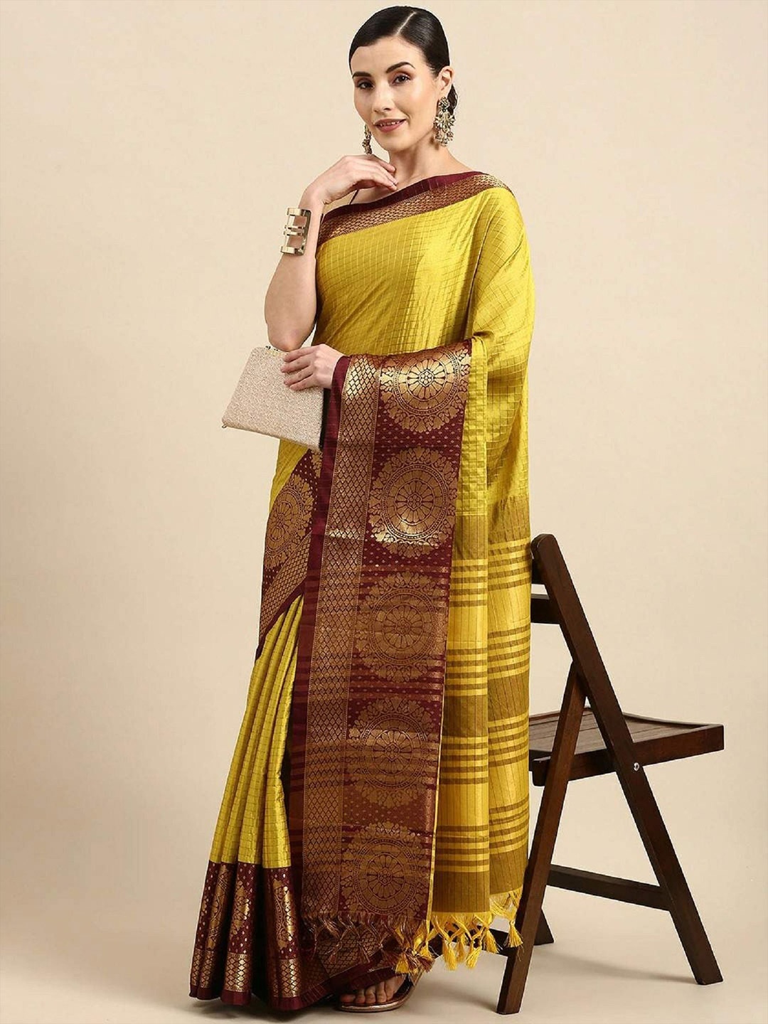 

Aika Woven Design Checked Zari Saree, Yellow