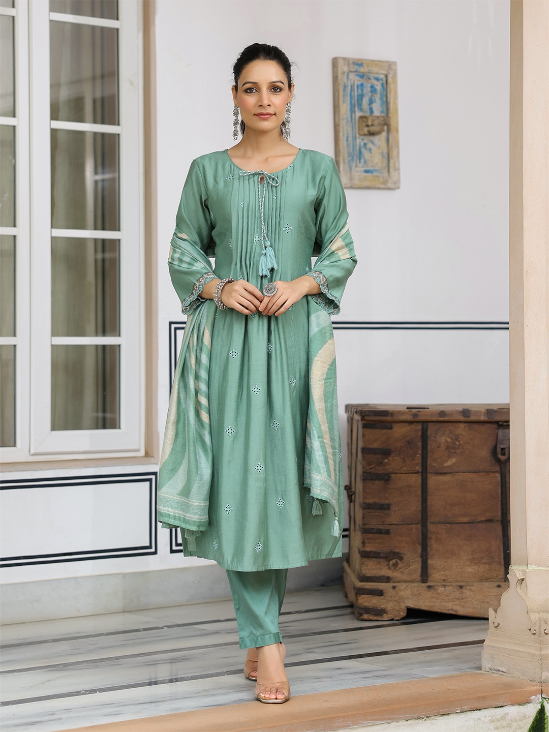 

FASHOR Women Embroidered Regular Thread Work Kurta with Trousers & With Dupatta, Green