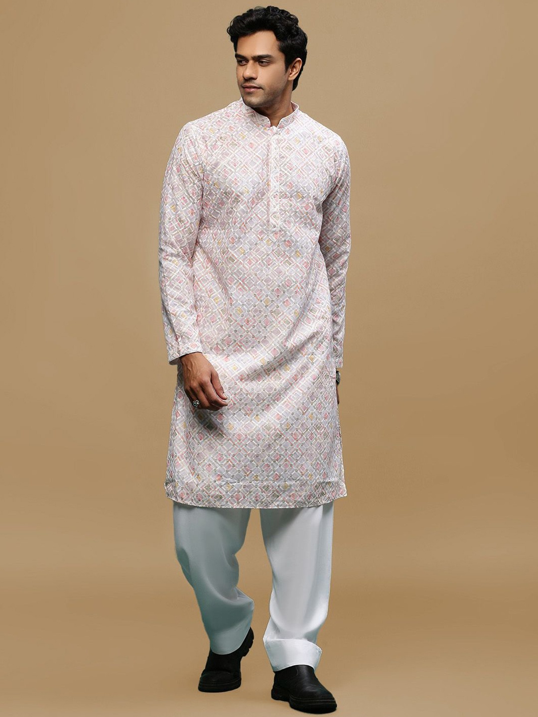 

Sanwara Checked & Embroidered Chikankari Mandarin Collar Straight Kurta with Patiala, Pink