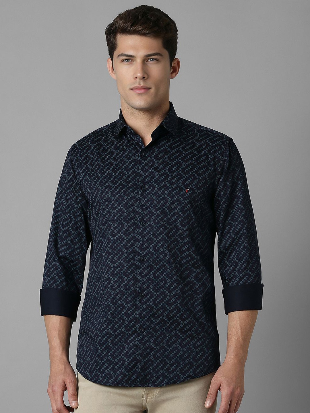 

Louis Philippe Sport Men Super Geometric Printed Cotton Slim Fit Casual Shirt, Navy blue