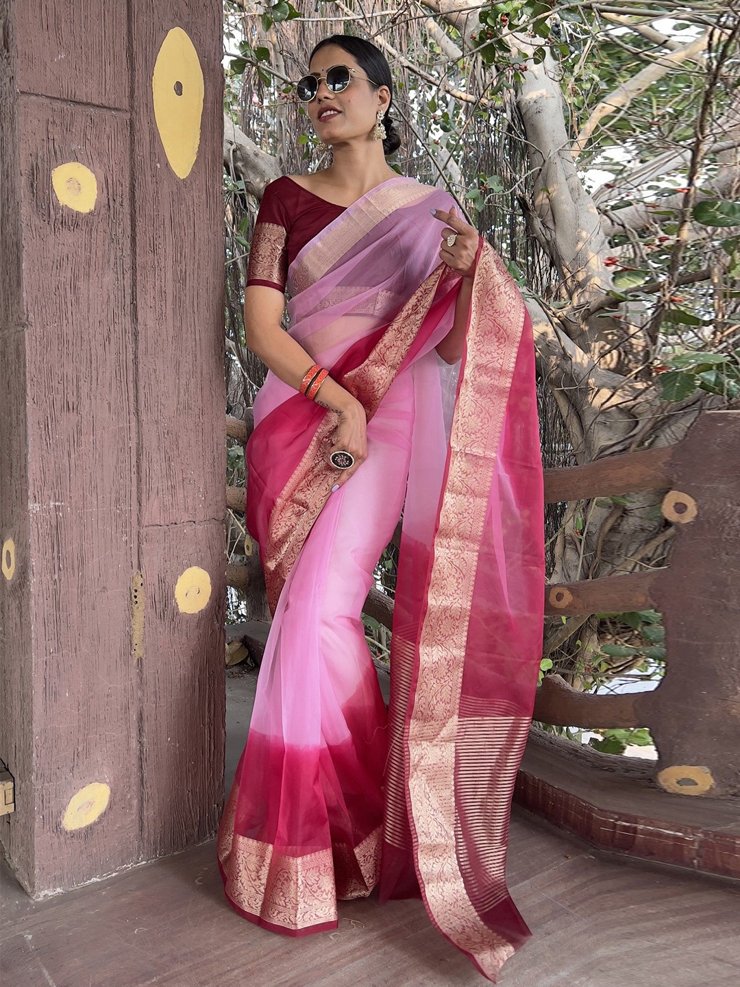 

LeeliPeeri Designer Woven Design Ombre Zari Saree, Red