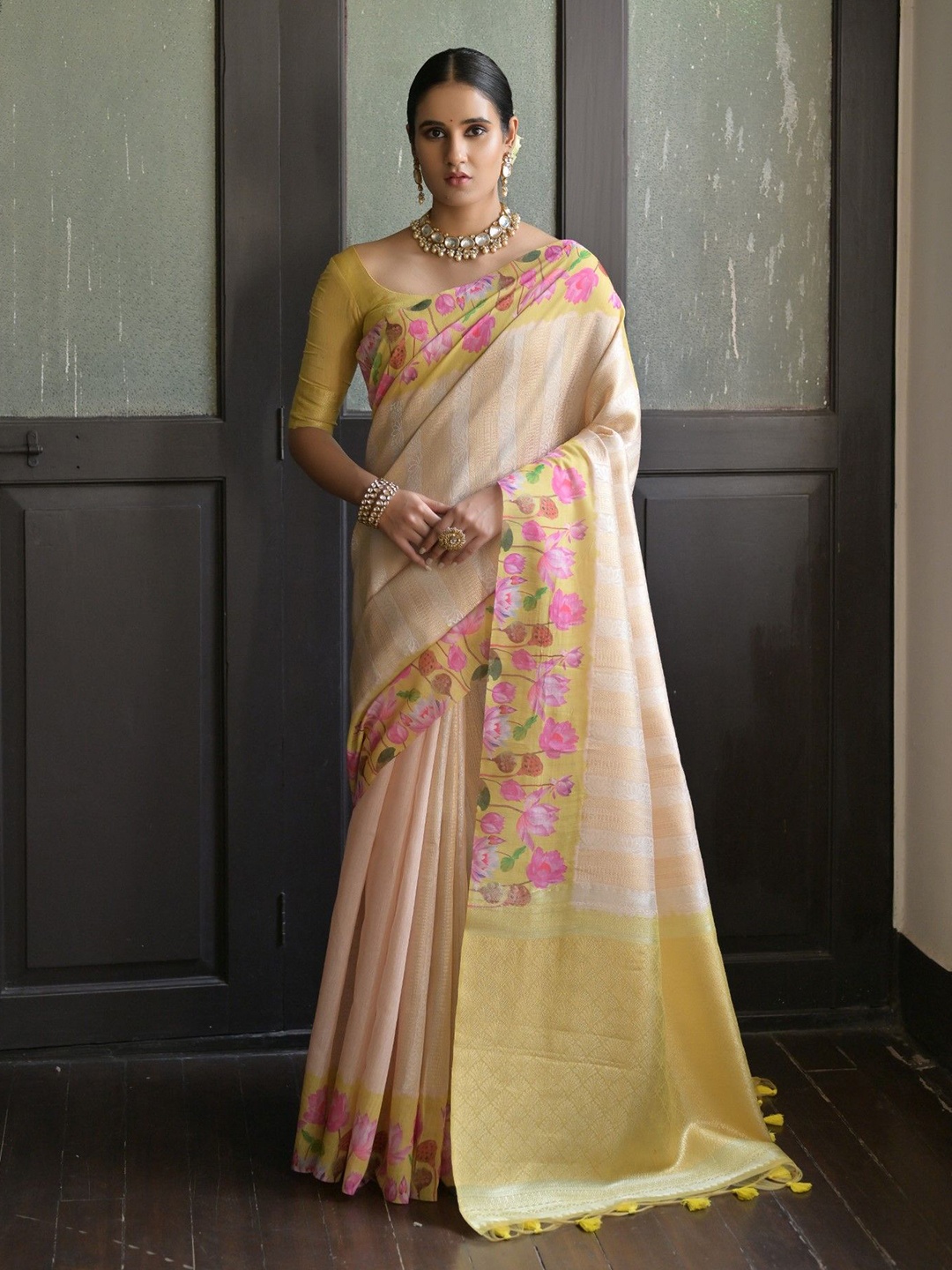 

LeeliPeeri Designer Woven Design Floral Banarasi Saree, Pink