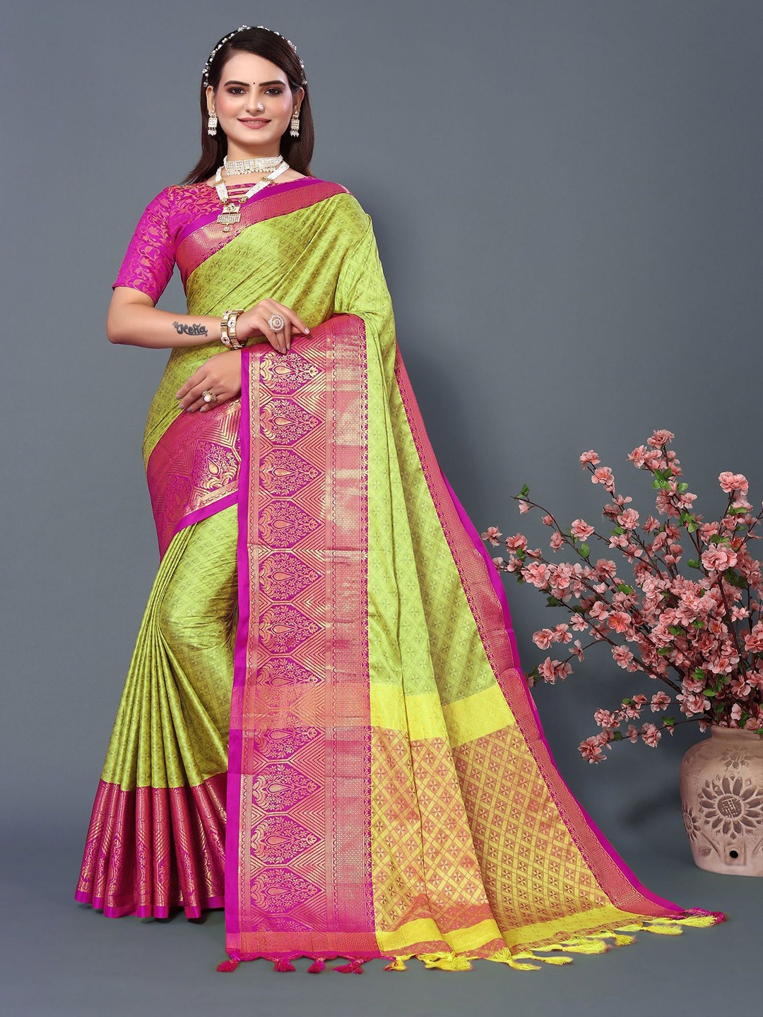 

Aika Woven Design Zari Saree, Green