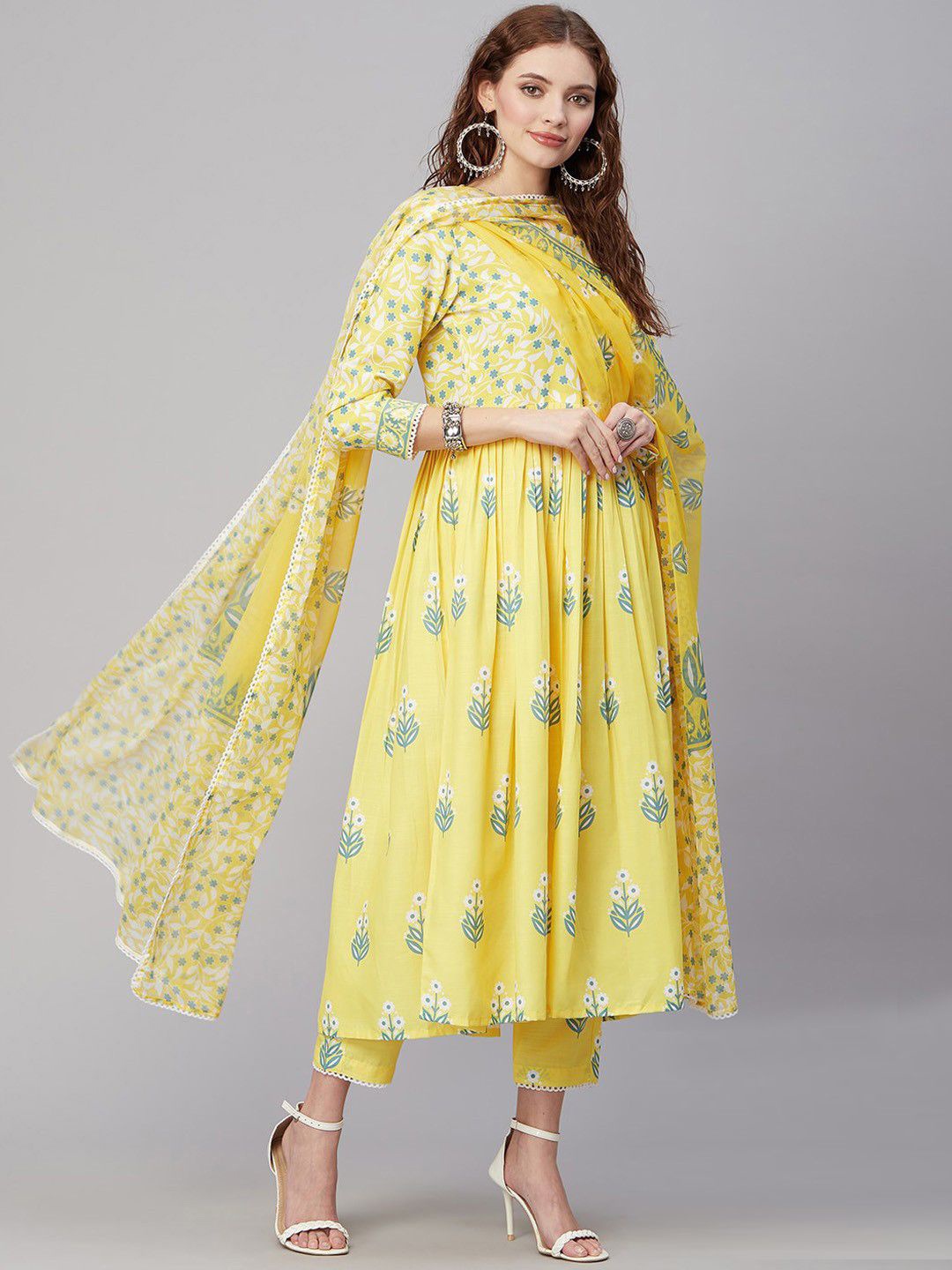 

GoSriKi Floral Printed V-Neck Anarkali Kurta With Trousers & Dupatta, Yellow