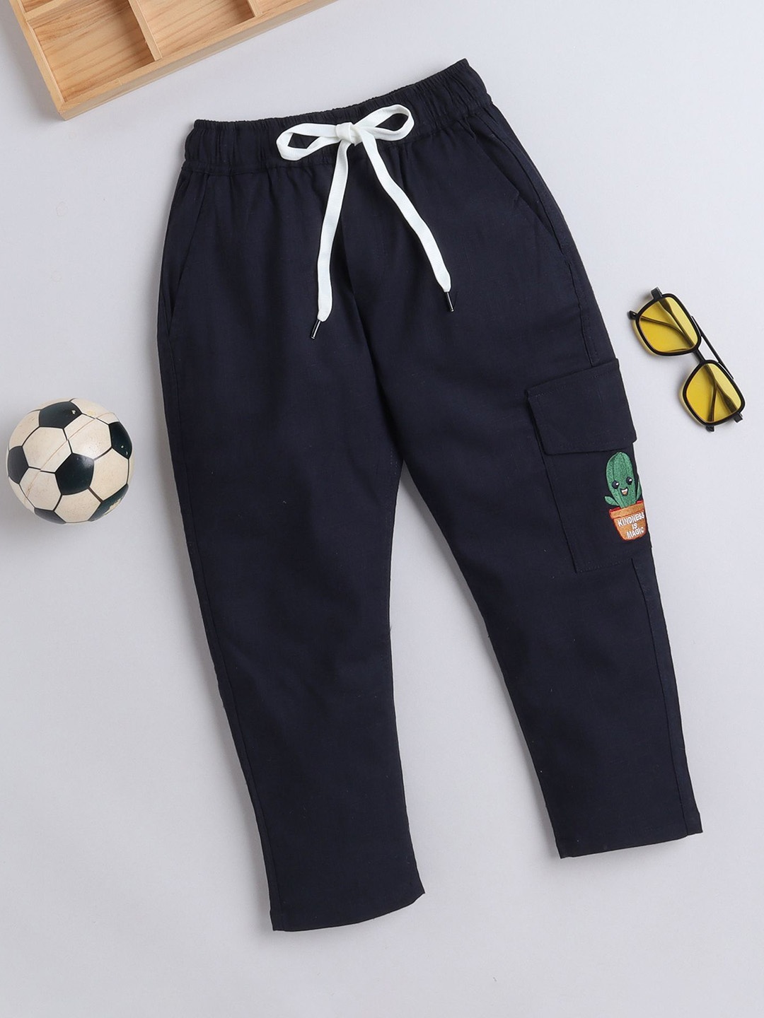 

BAATCHEET Boys Printed Pure Cotton Track Pants, Navy blue