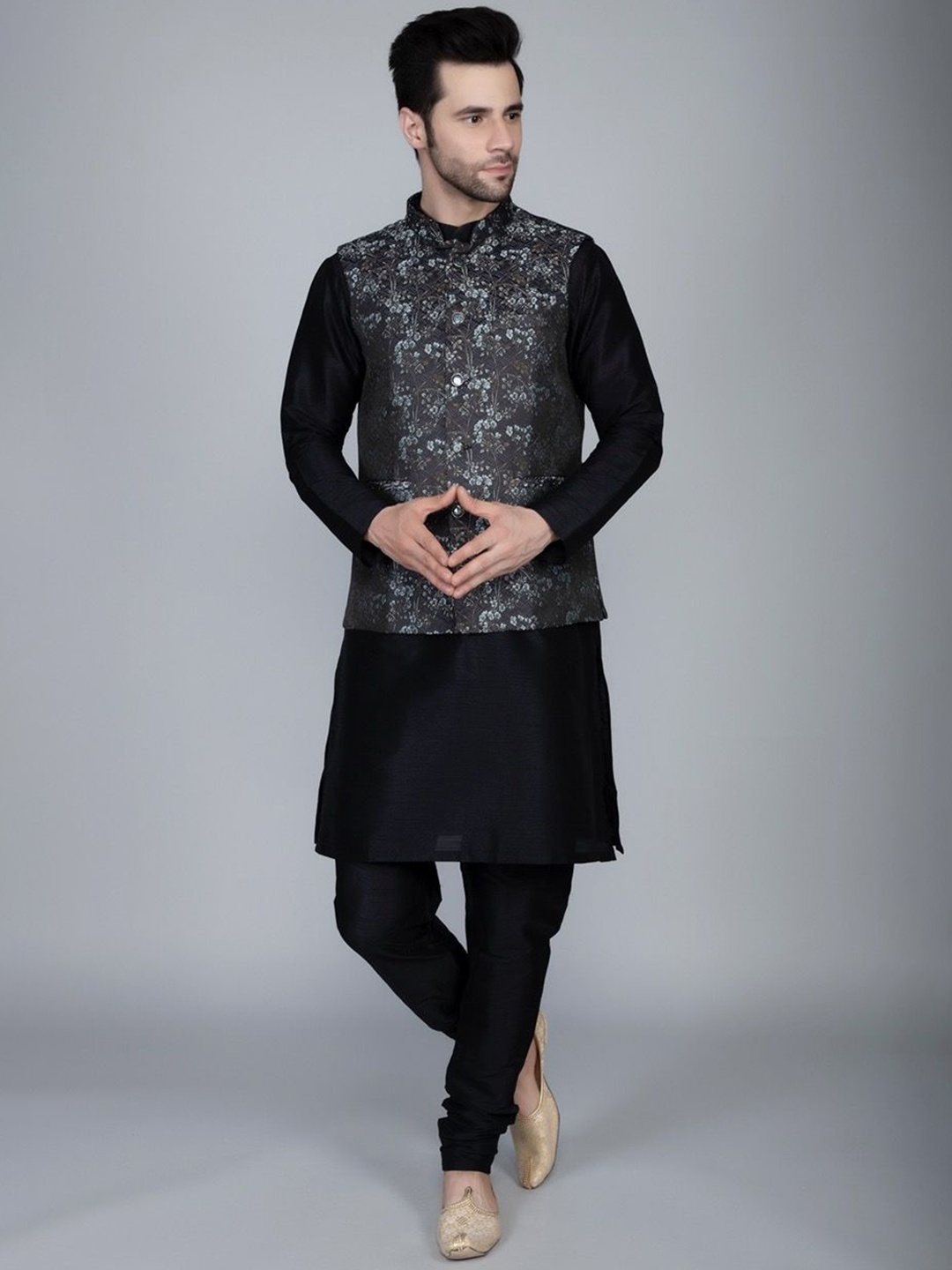 

Ethluxis Mandarin Collar Jacquard Weave Straight Kurta with Pyjama & Nehru Jacket, Blue