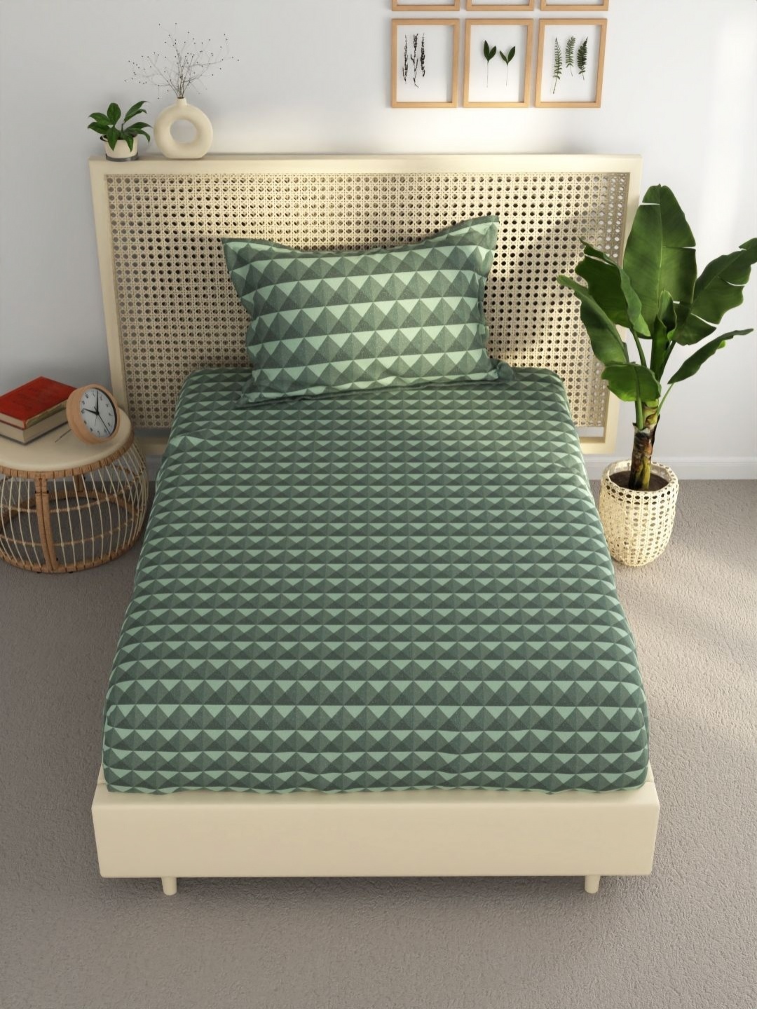 

BIANCA estonia Green Geometric 120 TC Single Bedsheet with 1 Pillow Cover
