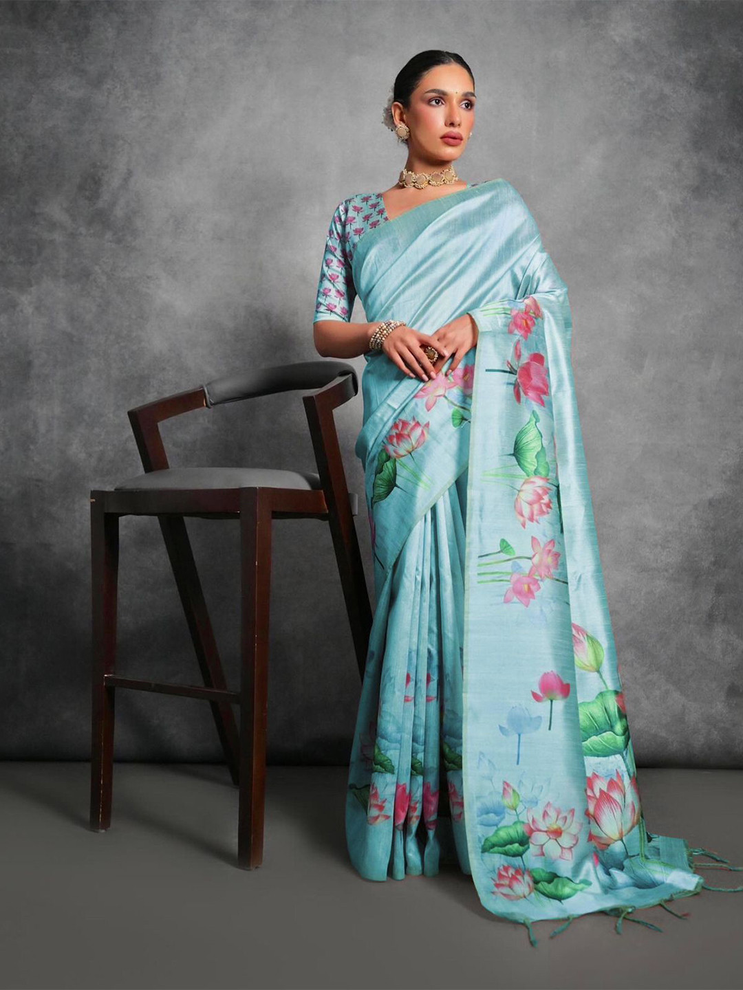 

LeeliPeeri Designer Floral Tussar Saree, Blue