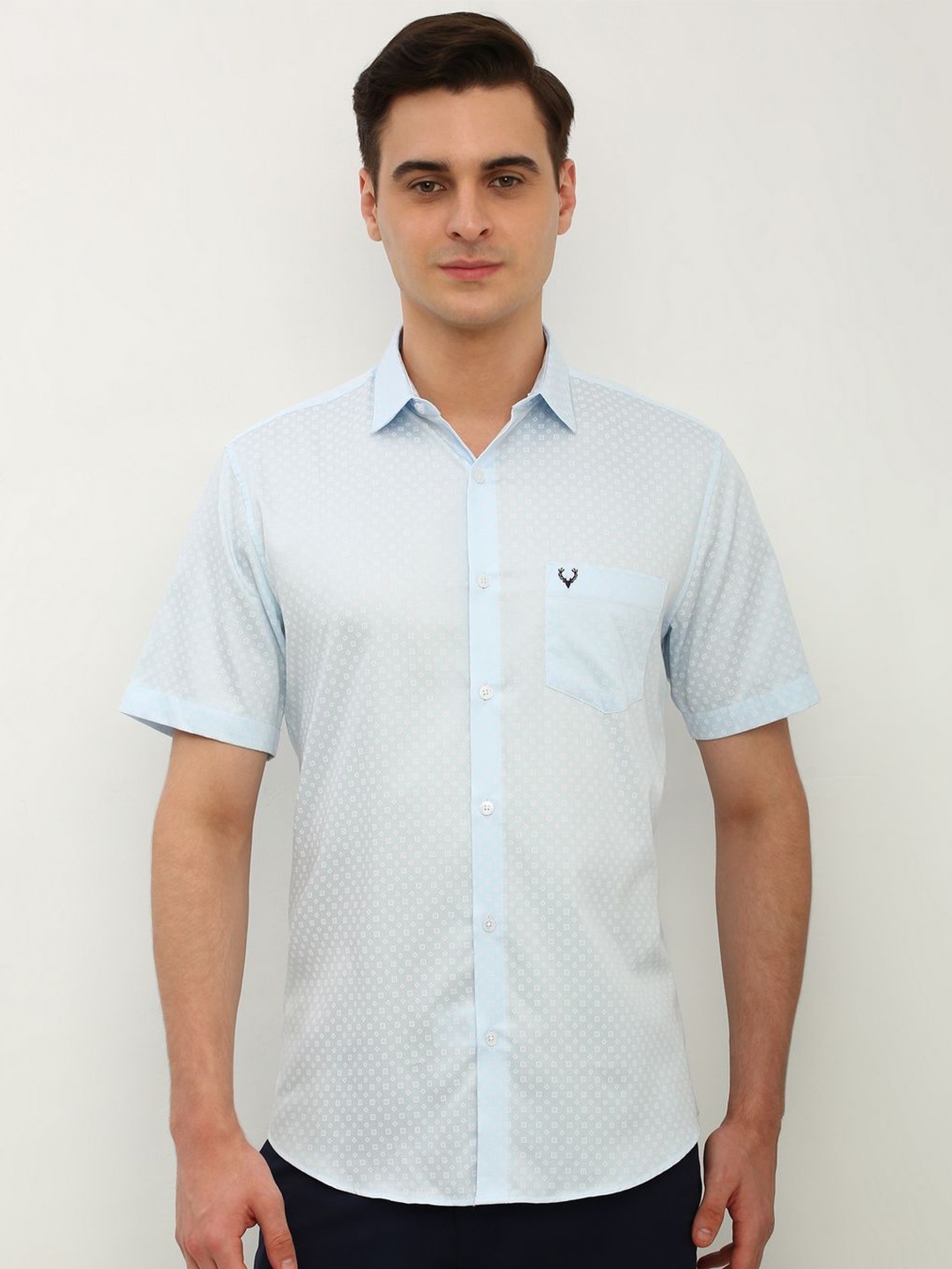 

Allen Solly Men Spread Collar Geometric Printed Cotton Slim Fit Casual Shirt, Blue