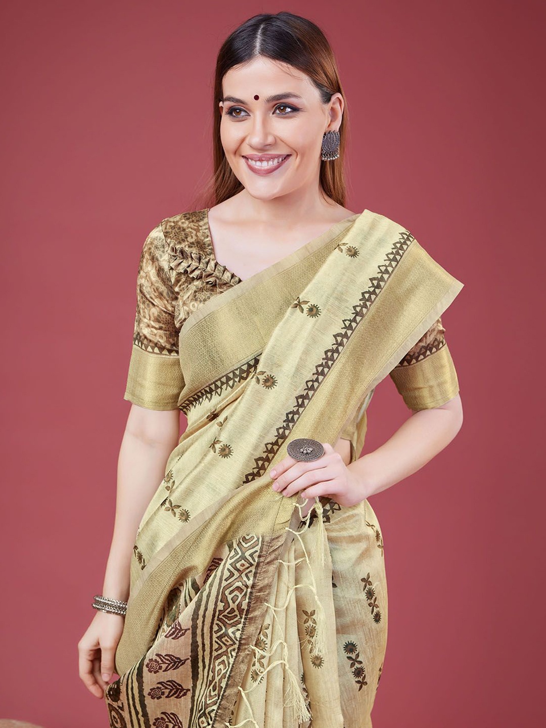 

DOI MOI Ethnic Motifs Zari Silk Blend Banarasi Saree, Yellow