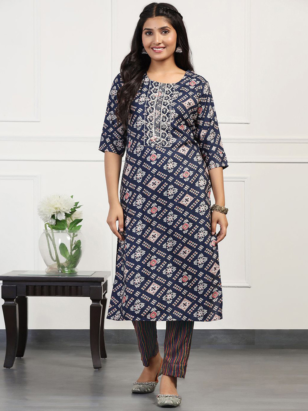 

BAESD Bandhani Printed Regular Sequinned Kurta With Trousers, Navy blue