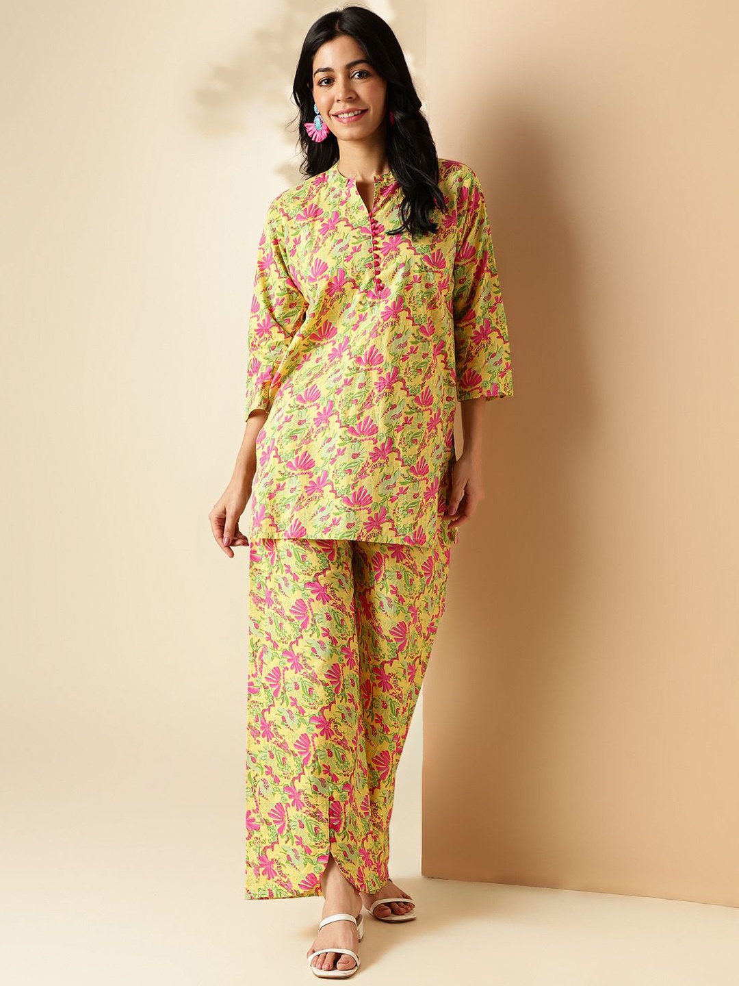 

Vbuyz Floral Printed Mandarin Collar Pure Cotton Tunic With Palazzo, Yellow