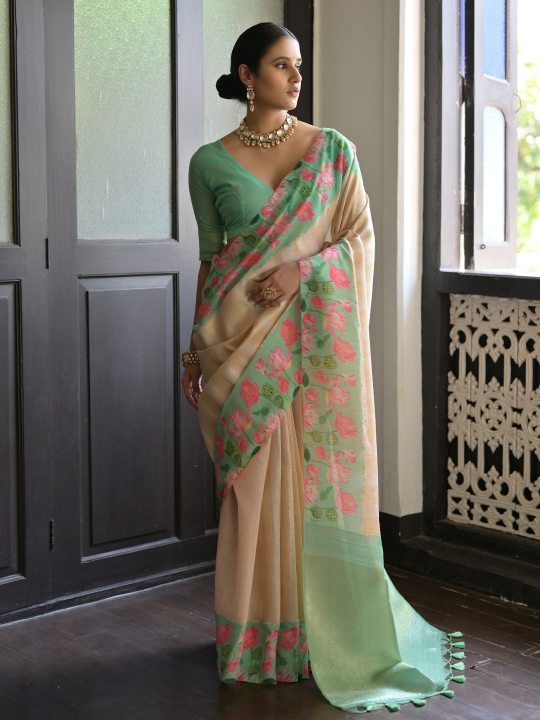 

LeeliPeeri Designer Floral Silk Blend Banarasi Saree, Green