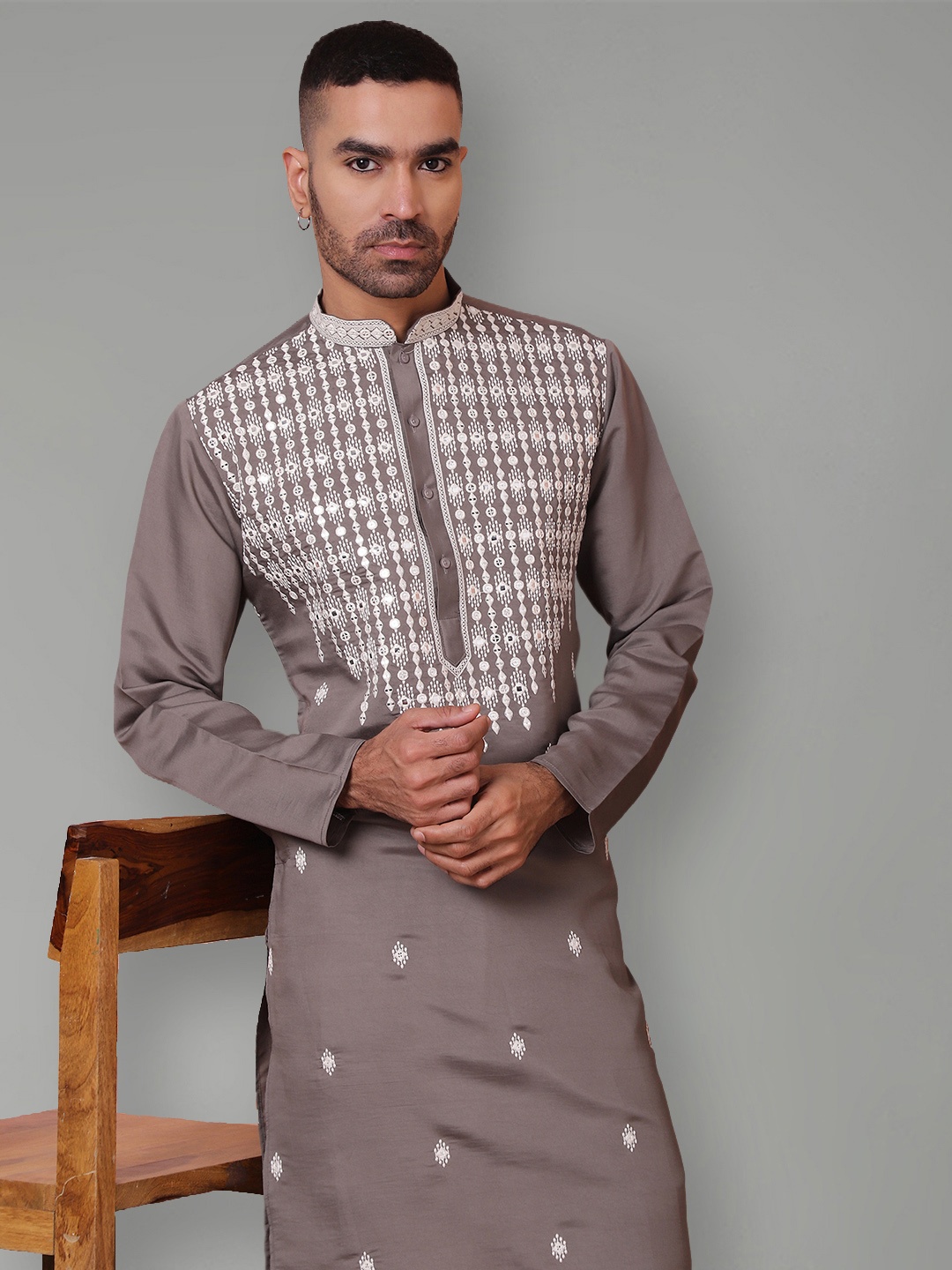 

Jompers Men Geometric Thread Work Kurta, Grey