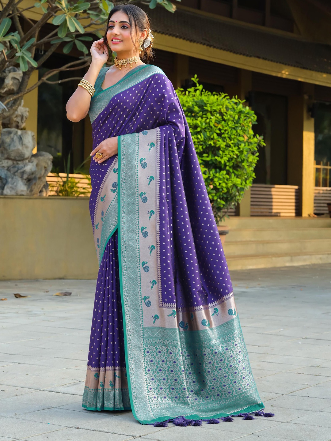 

LeeliPeeri Designer Woven Design Zari Paithani Saree, Violet