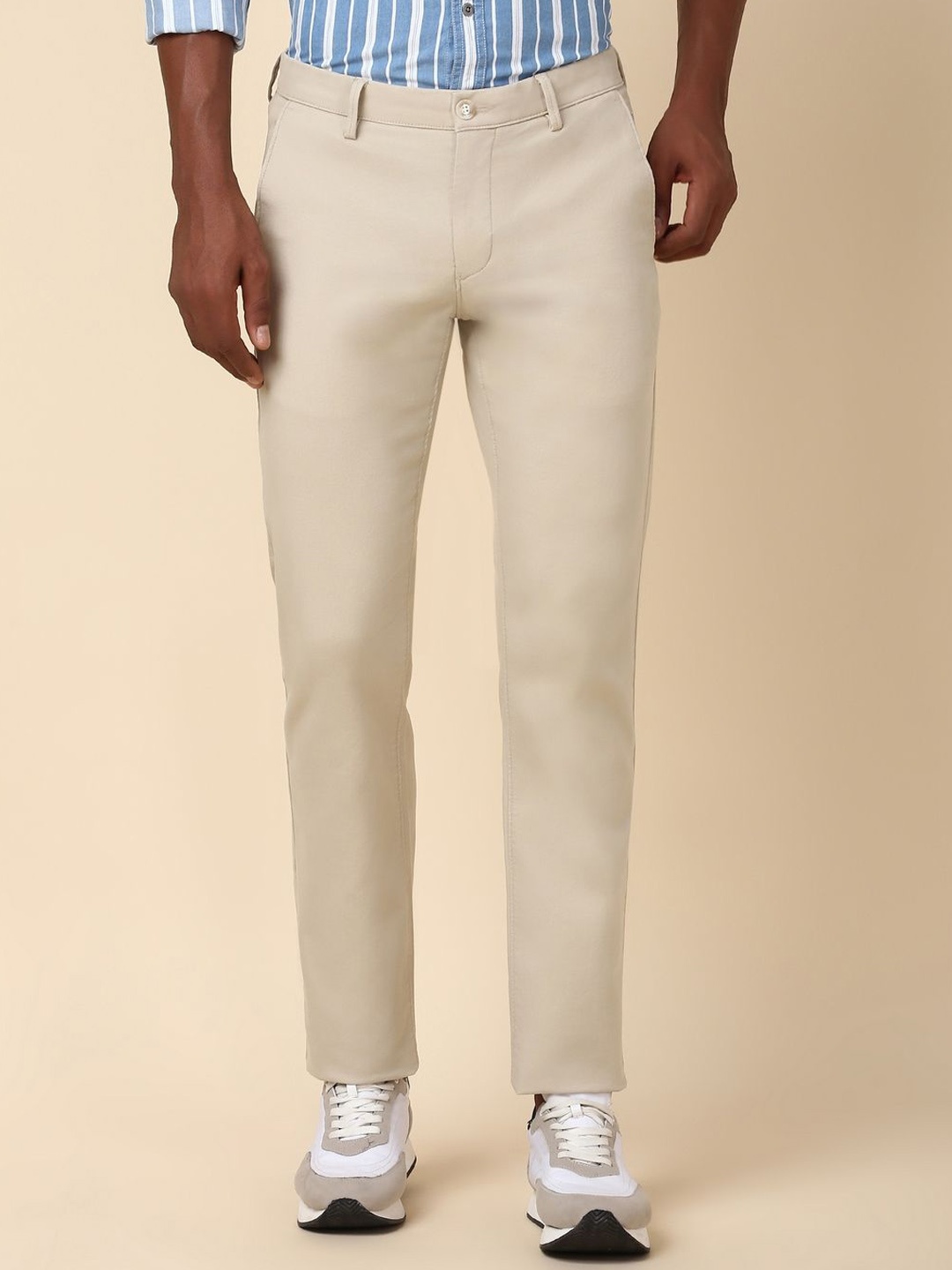 

Allen Solly Men Solid Slim Fit Regular Trousers, Beige