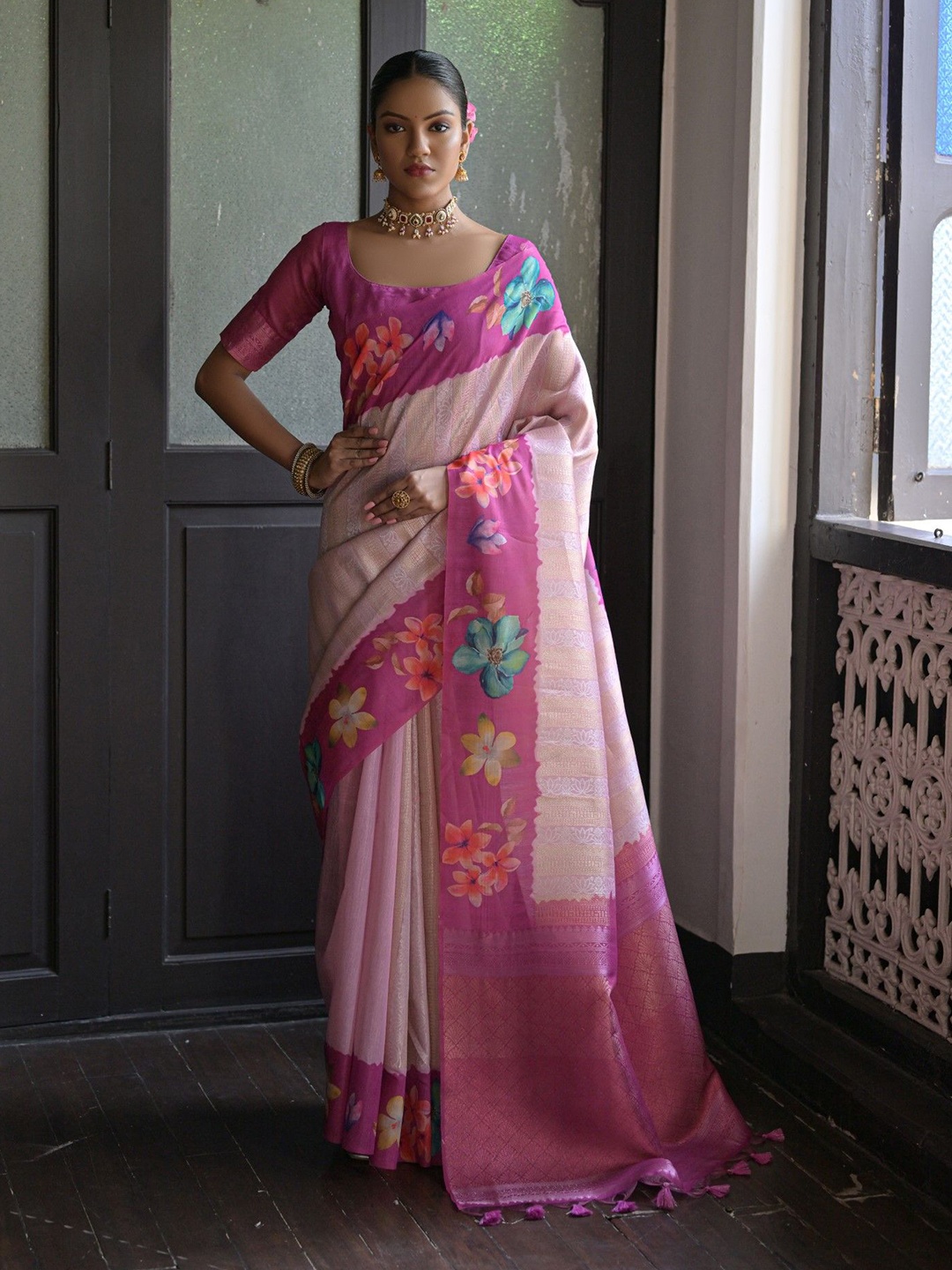 

LeeliPeeri Designer Floral Women Saree, Purple