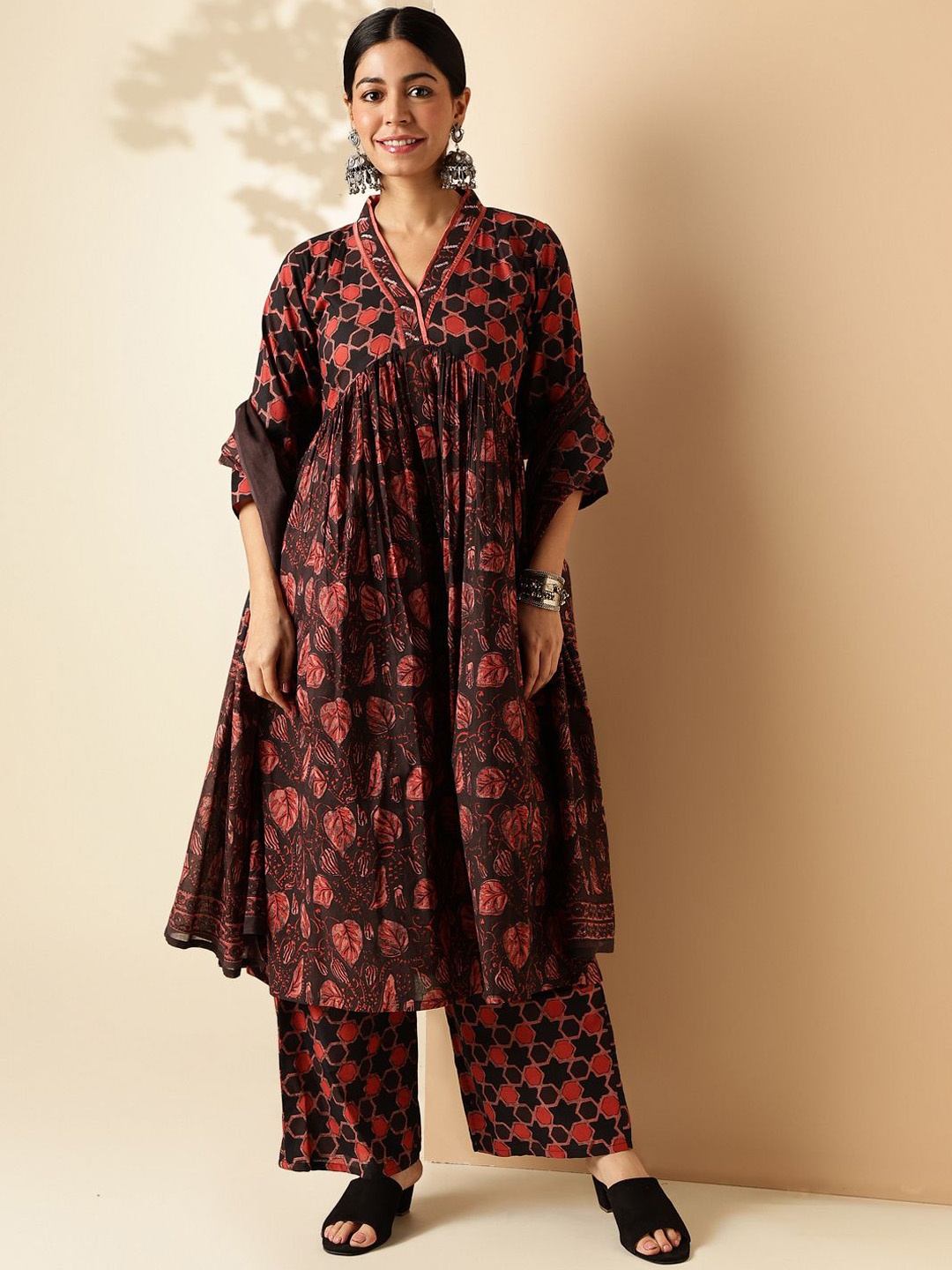 

Vbuyz Floral Printed Regular Pure Cotton Kurta with Palazzos With Dupatta, Red