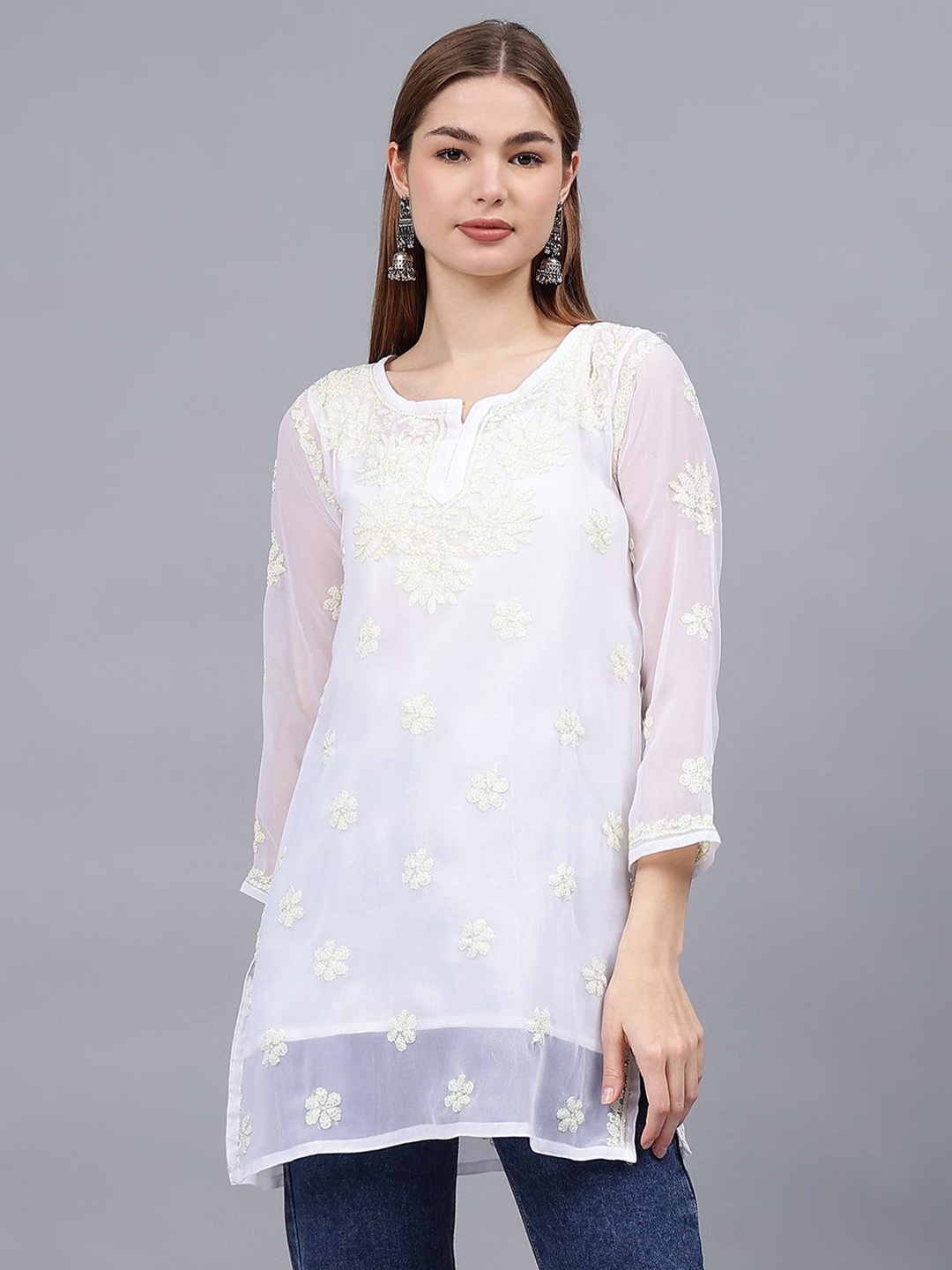 

Seva Chikan Floral Embroidered Chikankari Chikankari Kurti, White